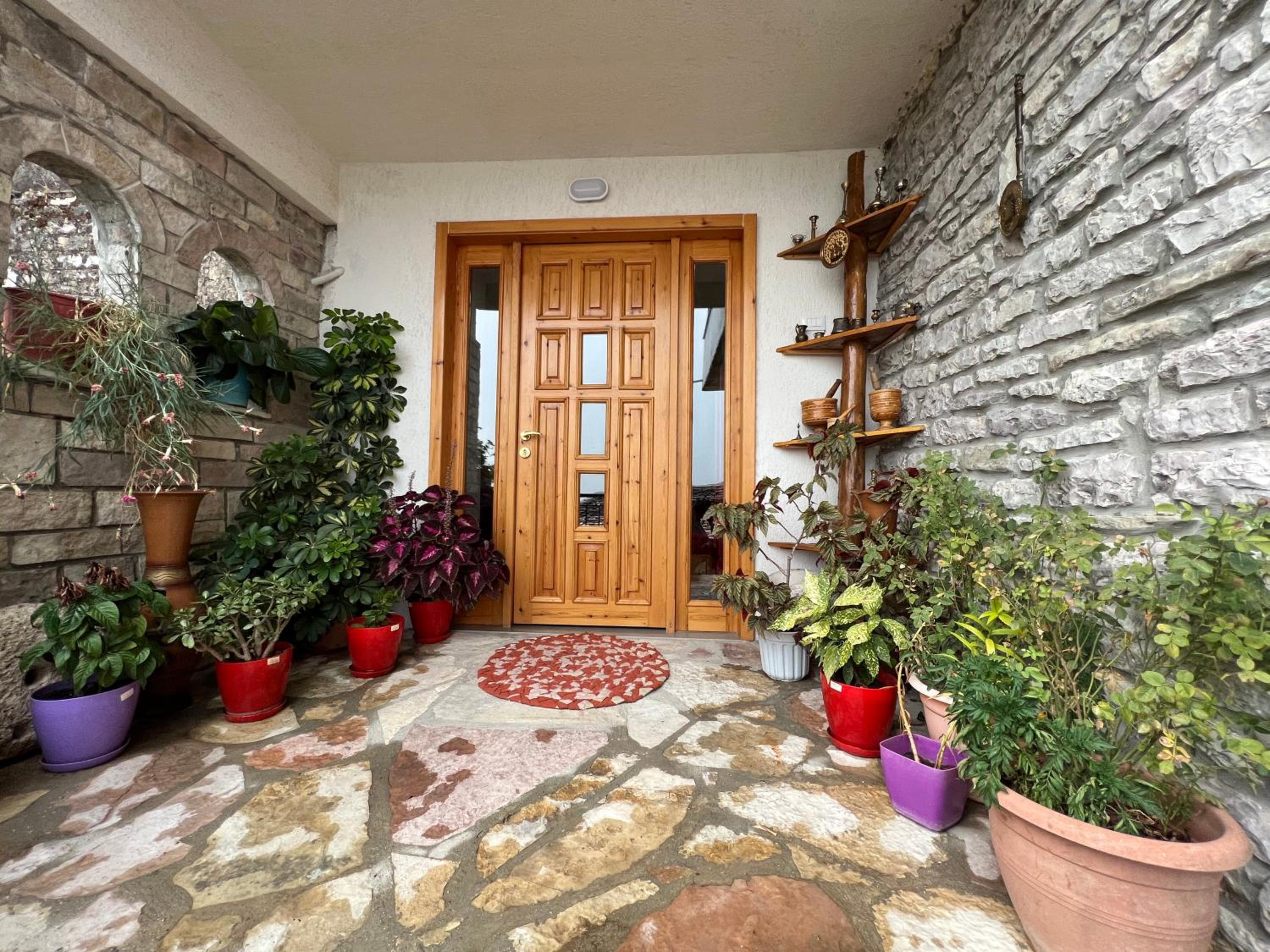 Kubeja Guest House