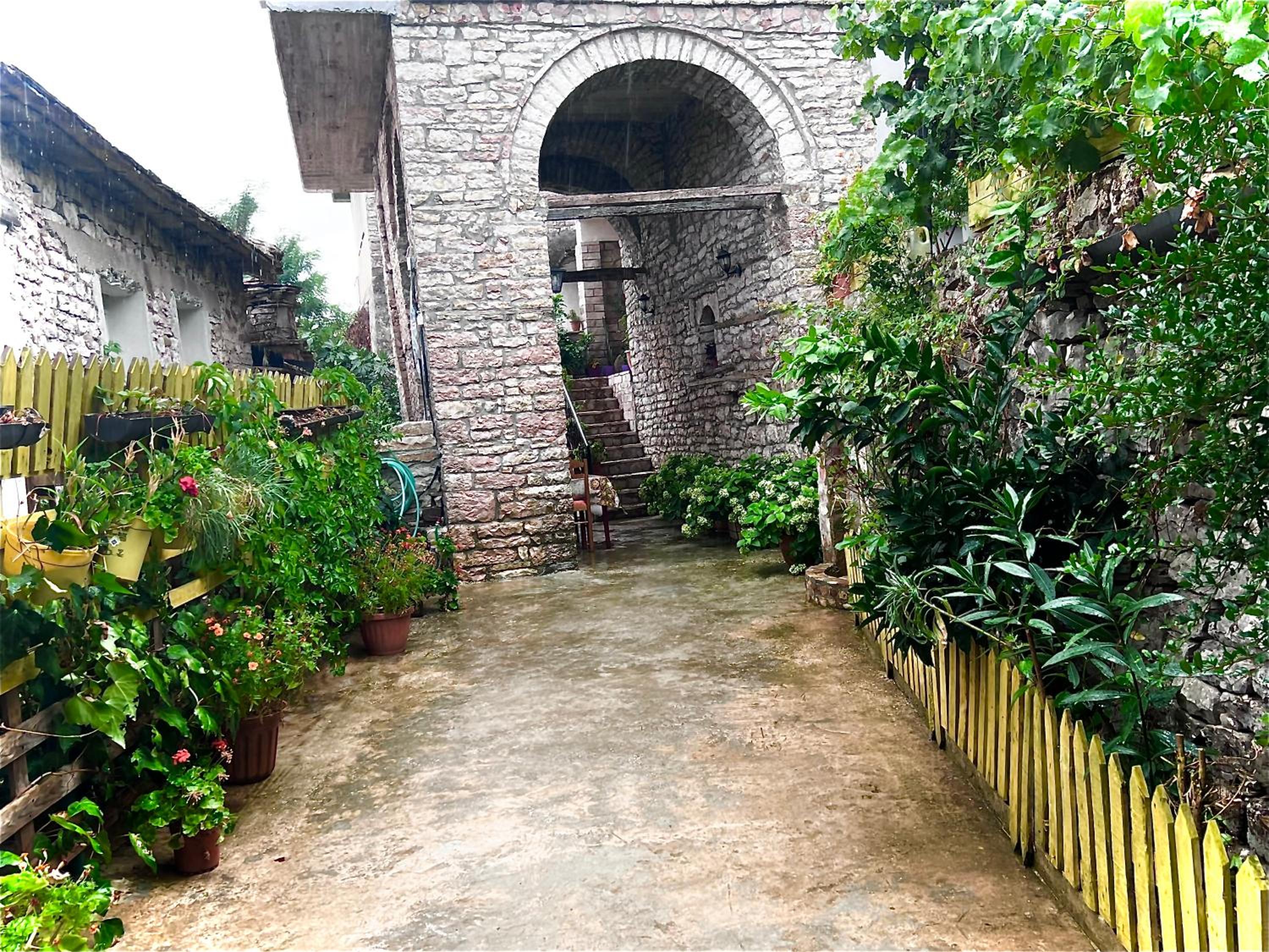 Kubeja Guest House
