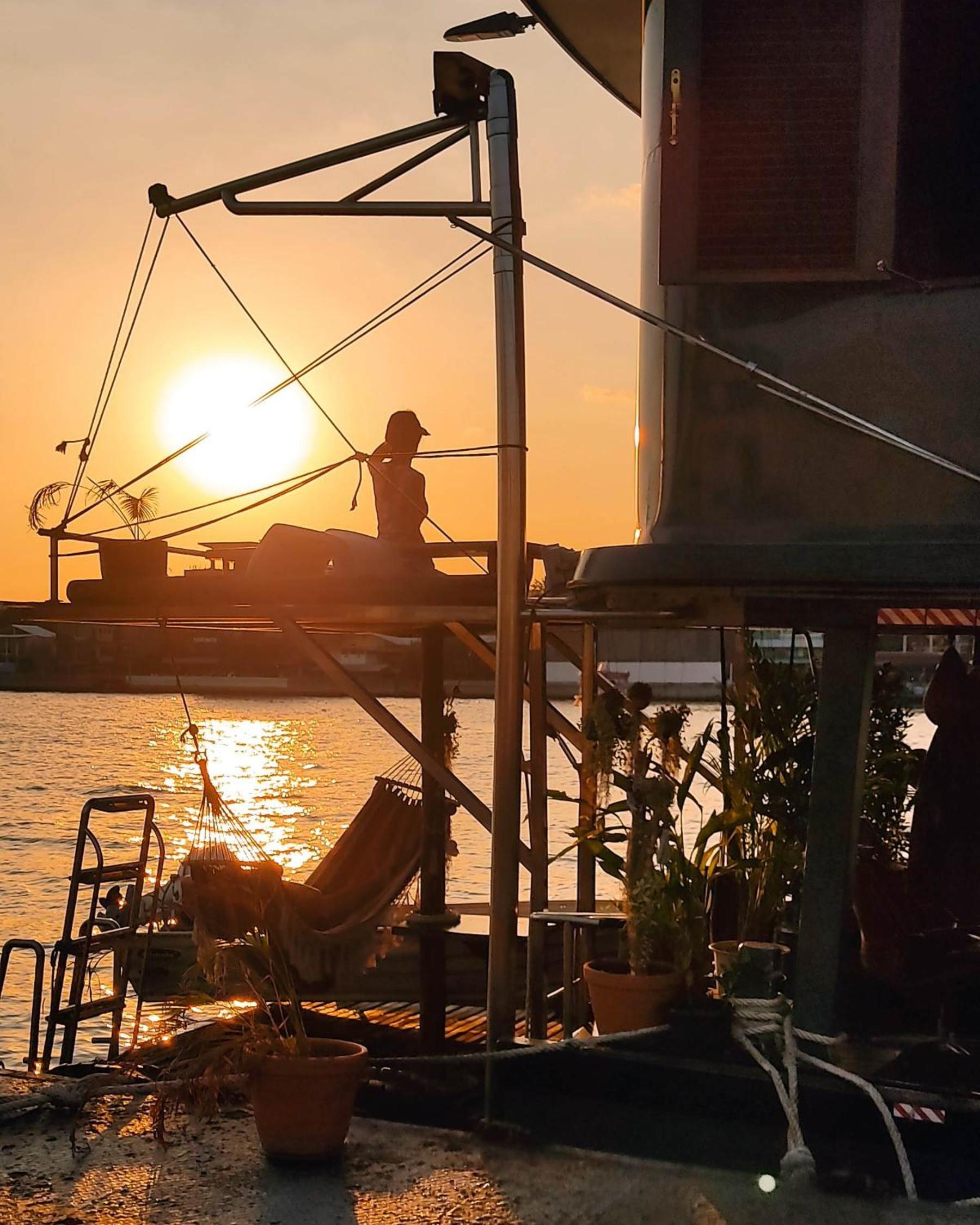 Sabai Sabai Liveaboard Bangkok