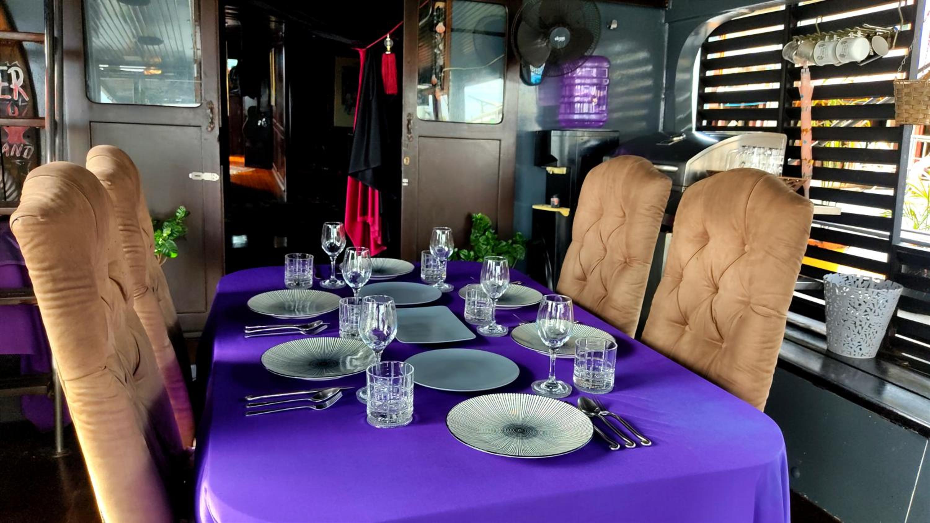 Sabai Sabai Liveaboard Bangkok