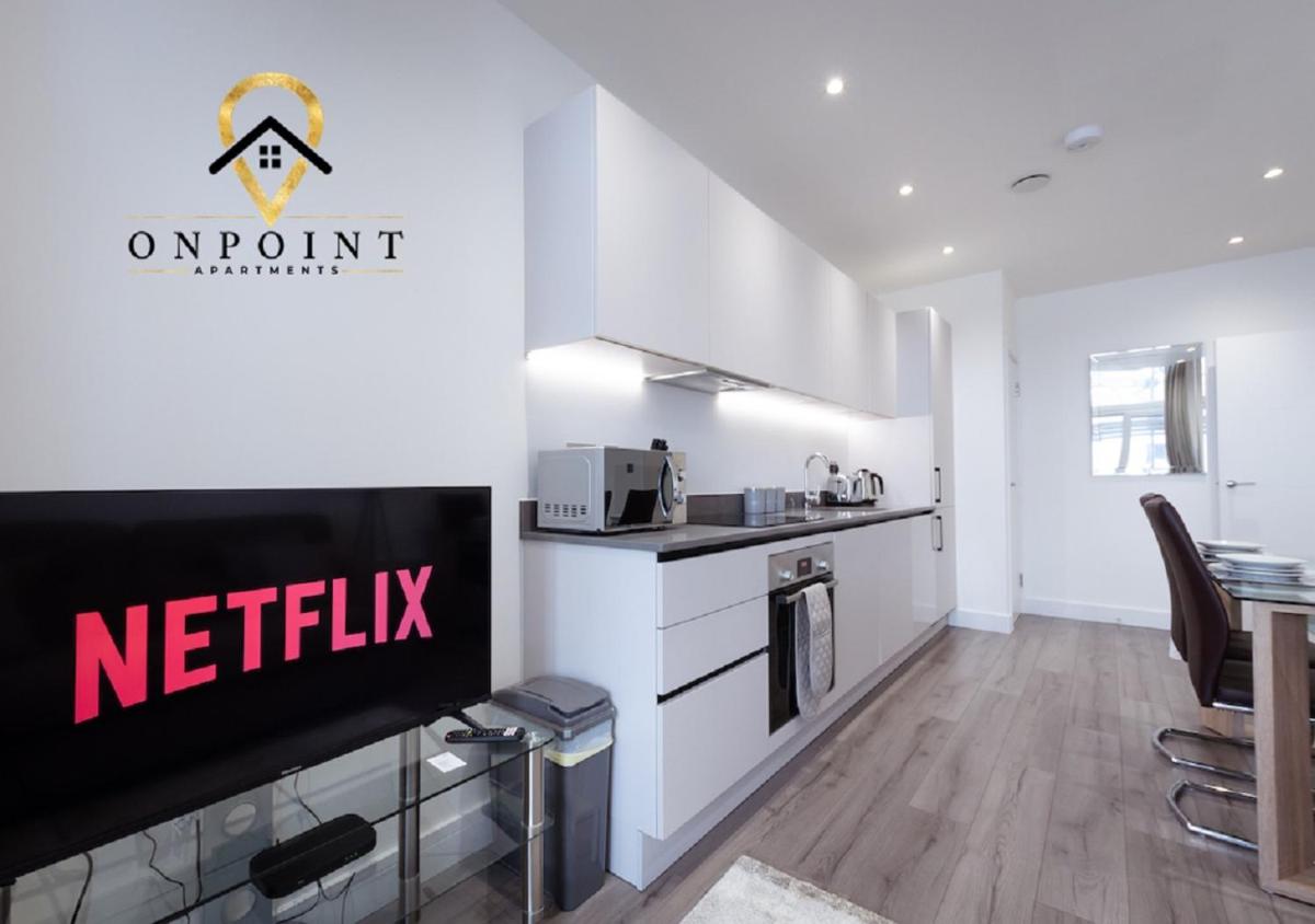 OnPoint - Fantastic 1 Bedroom Apartment with PARKING view 3