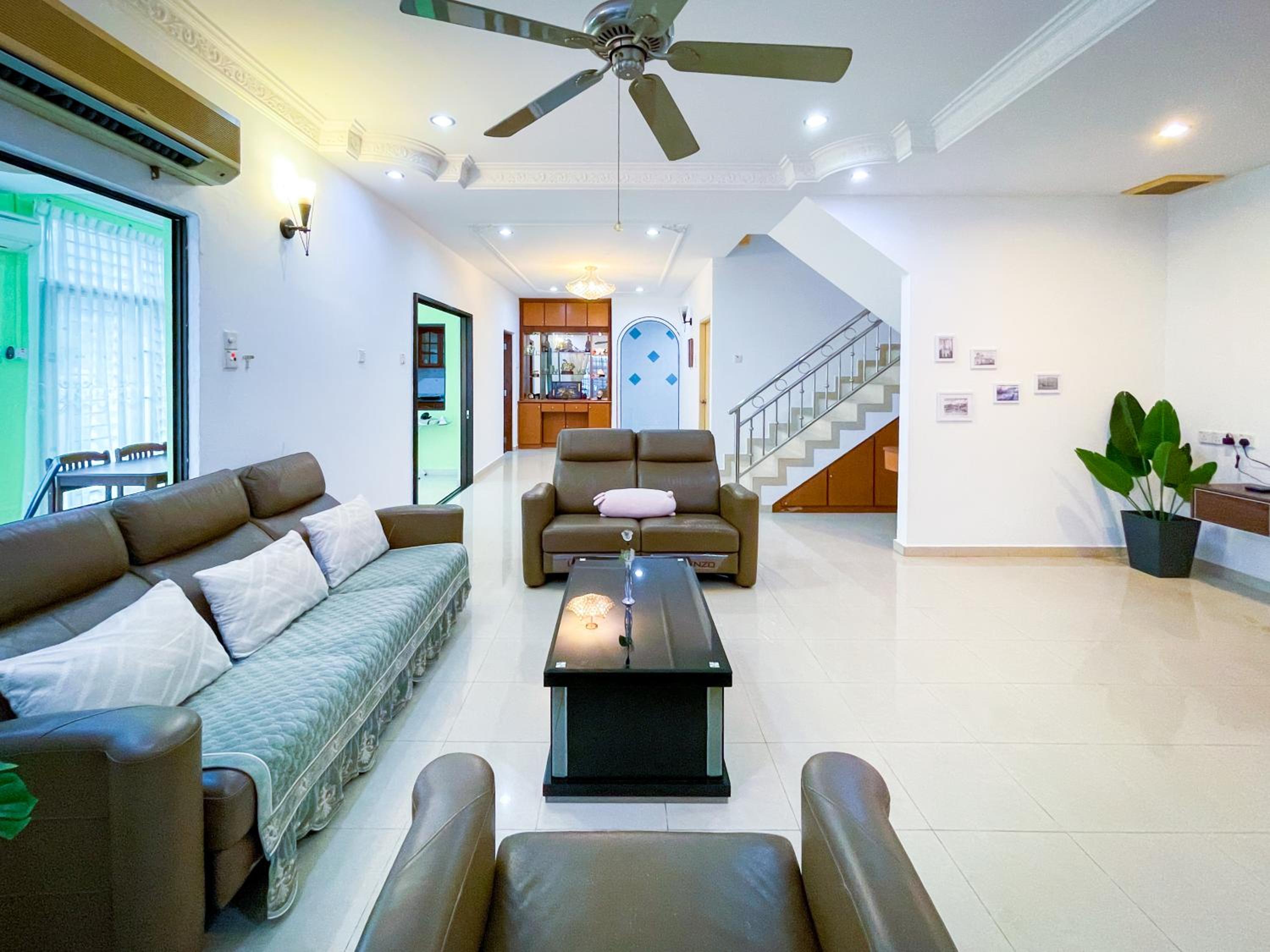 Tupai Mas Semi-D 4BR 2mins to LakeGarden & Zoo photo 7