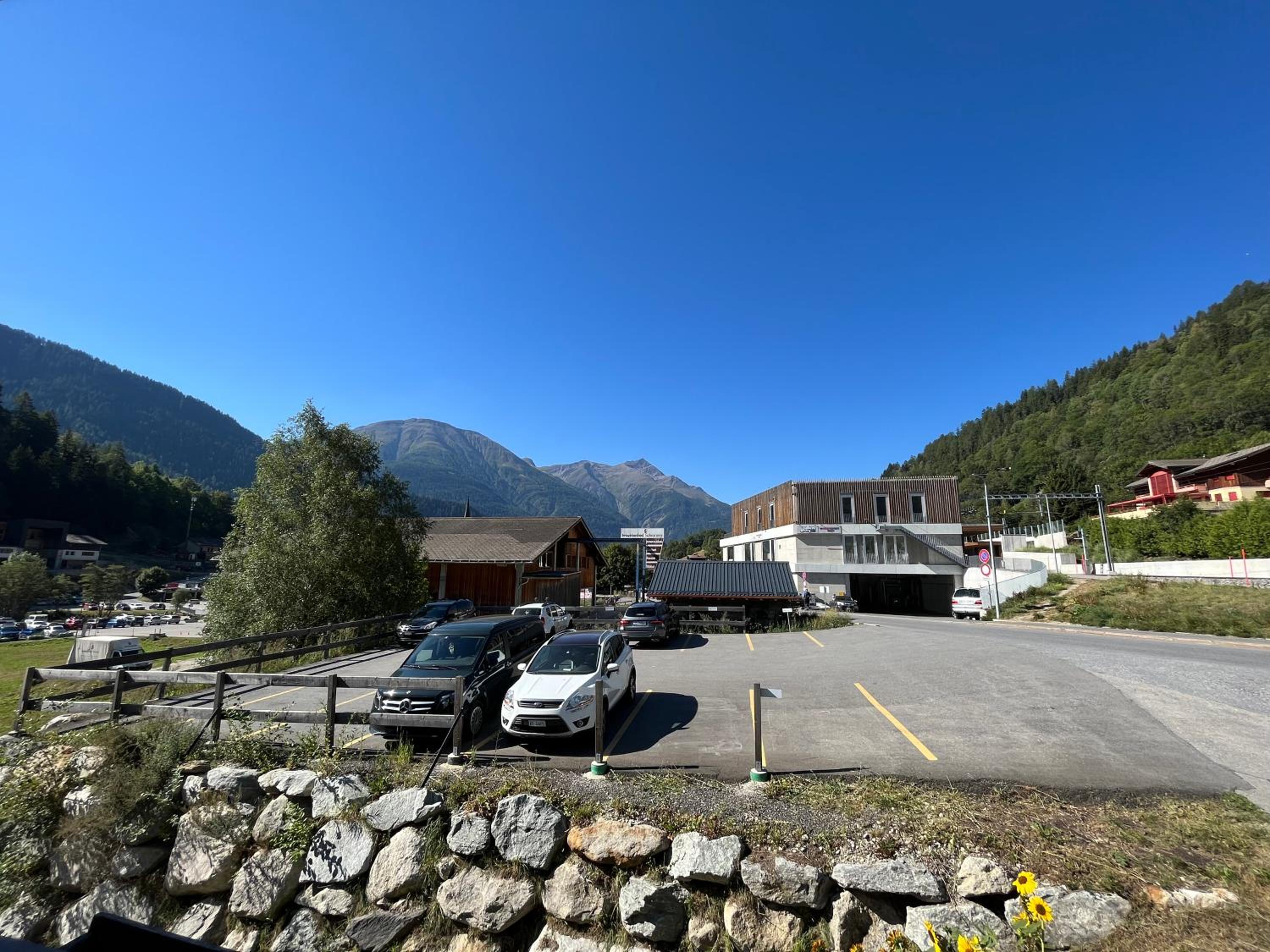 Ferienwohnung - 100m von der Talstation Aletsch Bahnen und Bahnhof Fiesch, BESTE Ausgangslage