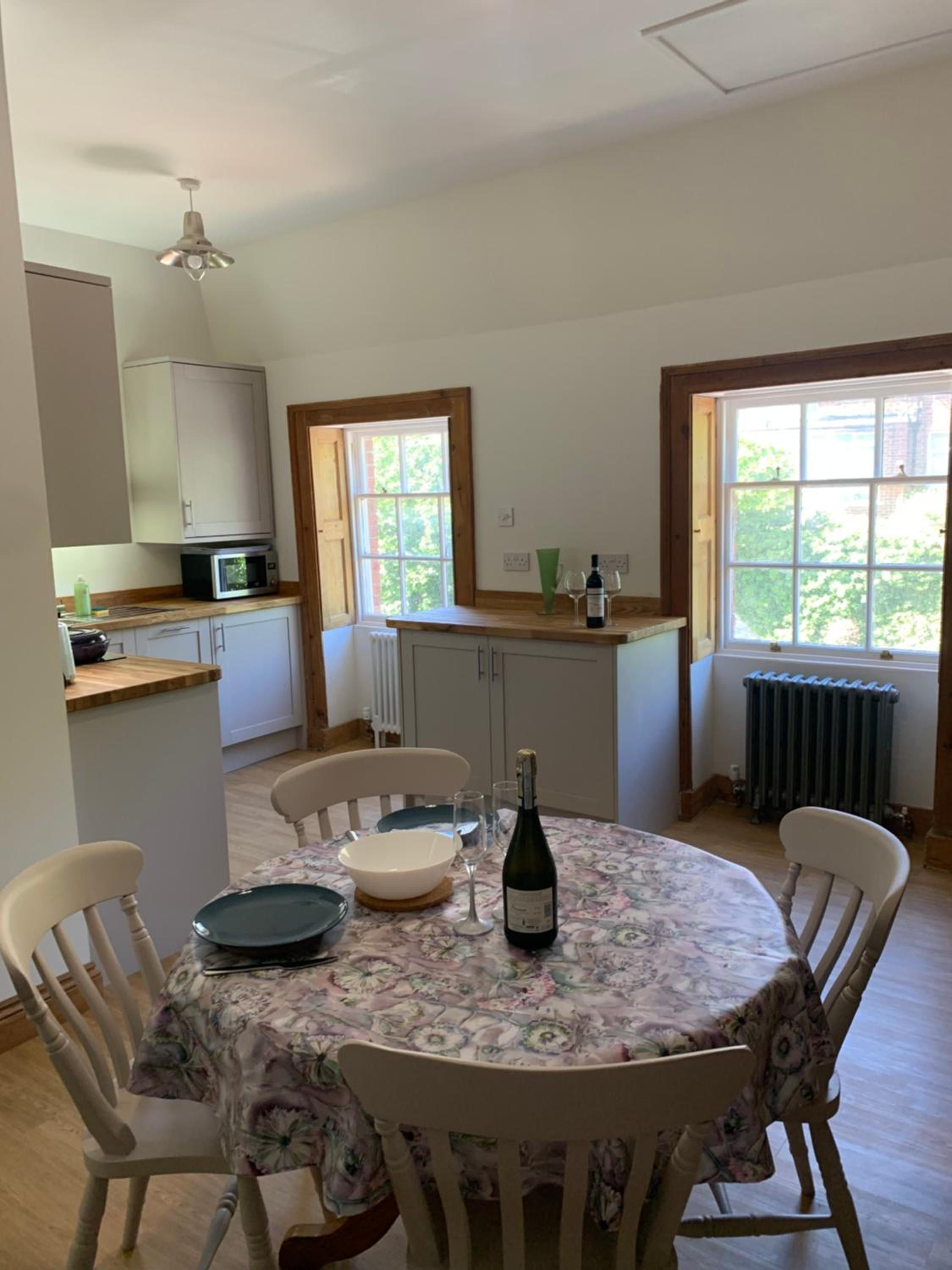 Stunning 1 bedroom self contained apartment view 4