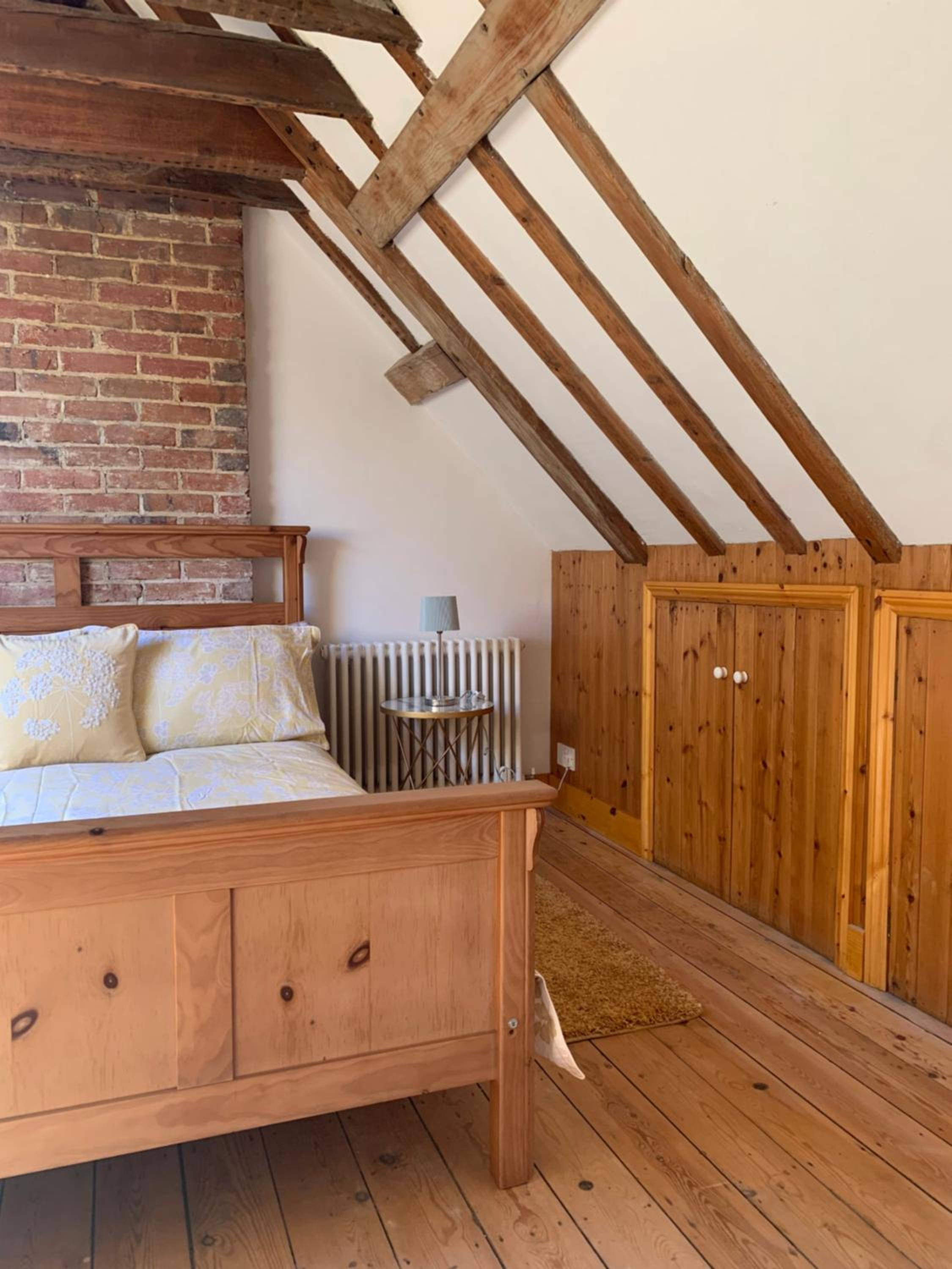 Stunning 1 bedroom self contained apartment view 2