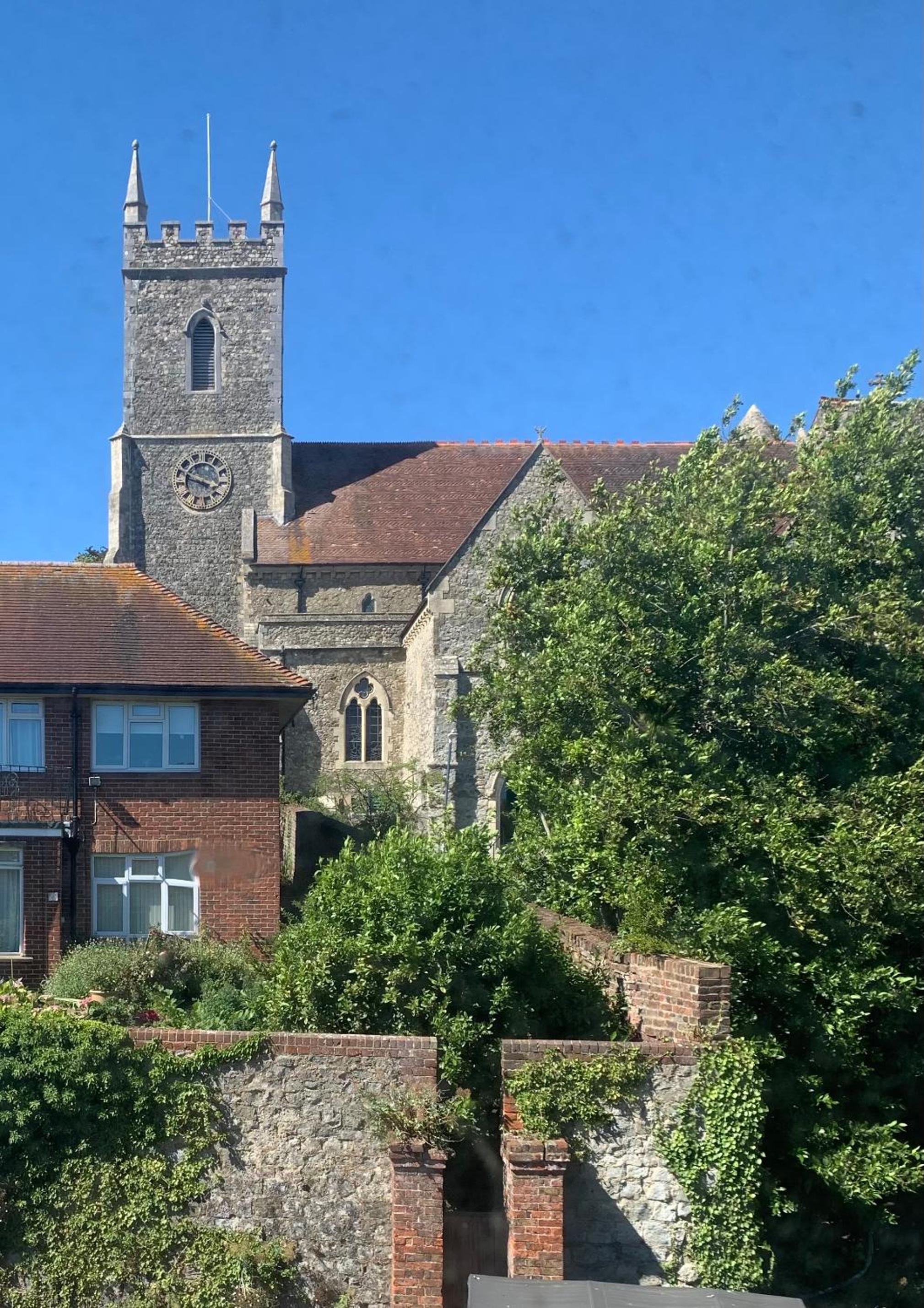 Stunning 1 bedroom self contained apartment view 3