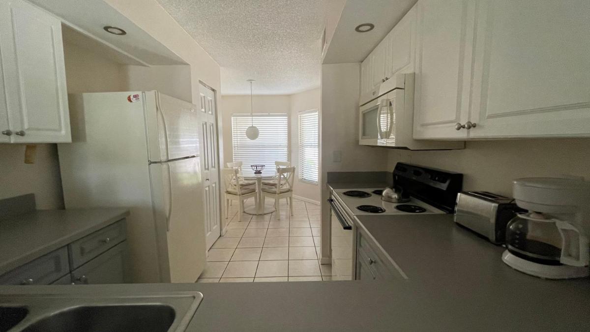 Superb Apartment in Florida & very close to IMG view 2