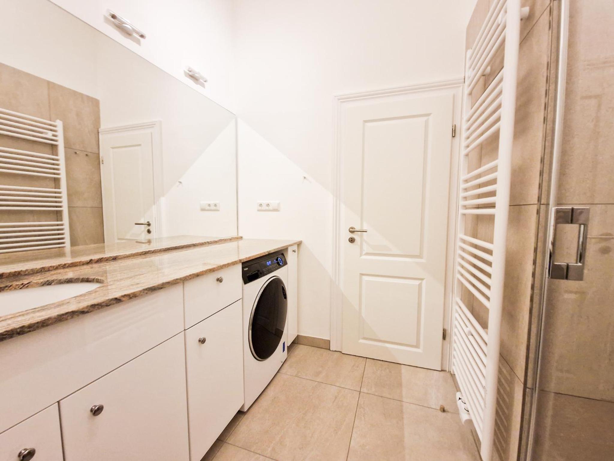 EUPHORAS - Central & Stylish Apartment - Parking