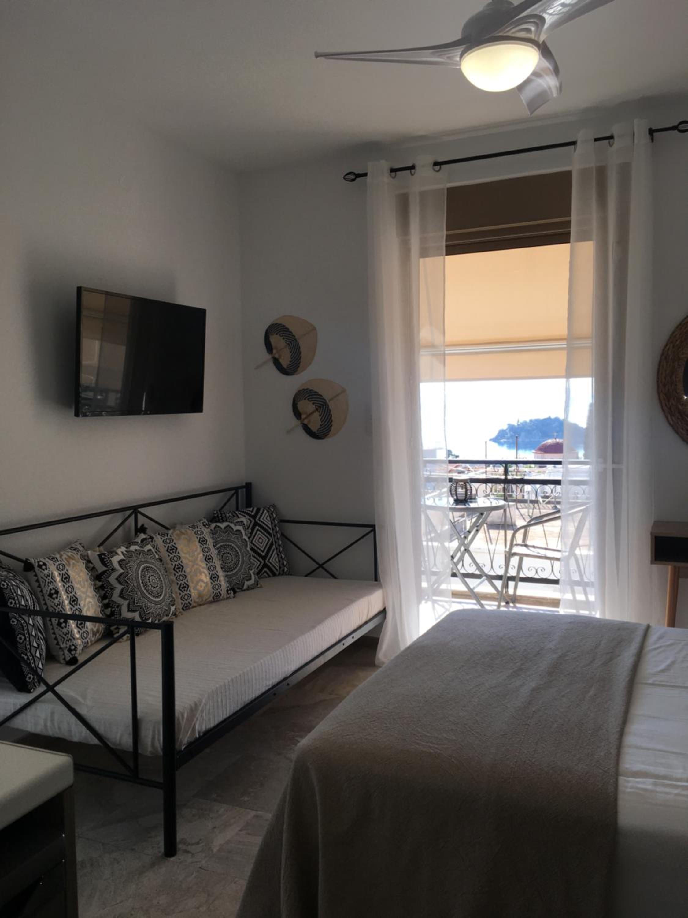 ANASTASIA Elegant Studios III photo 4