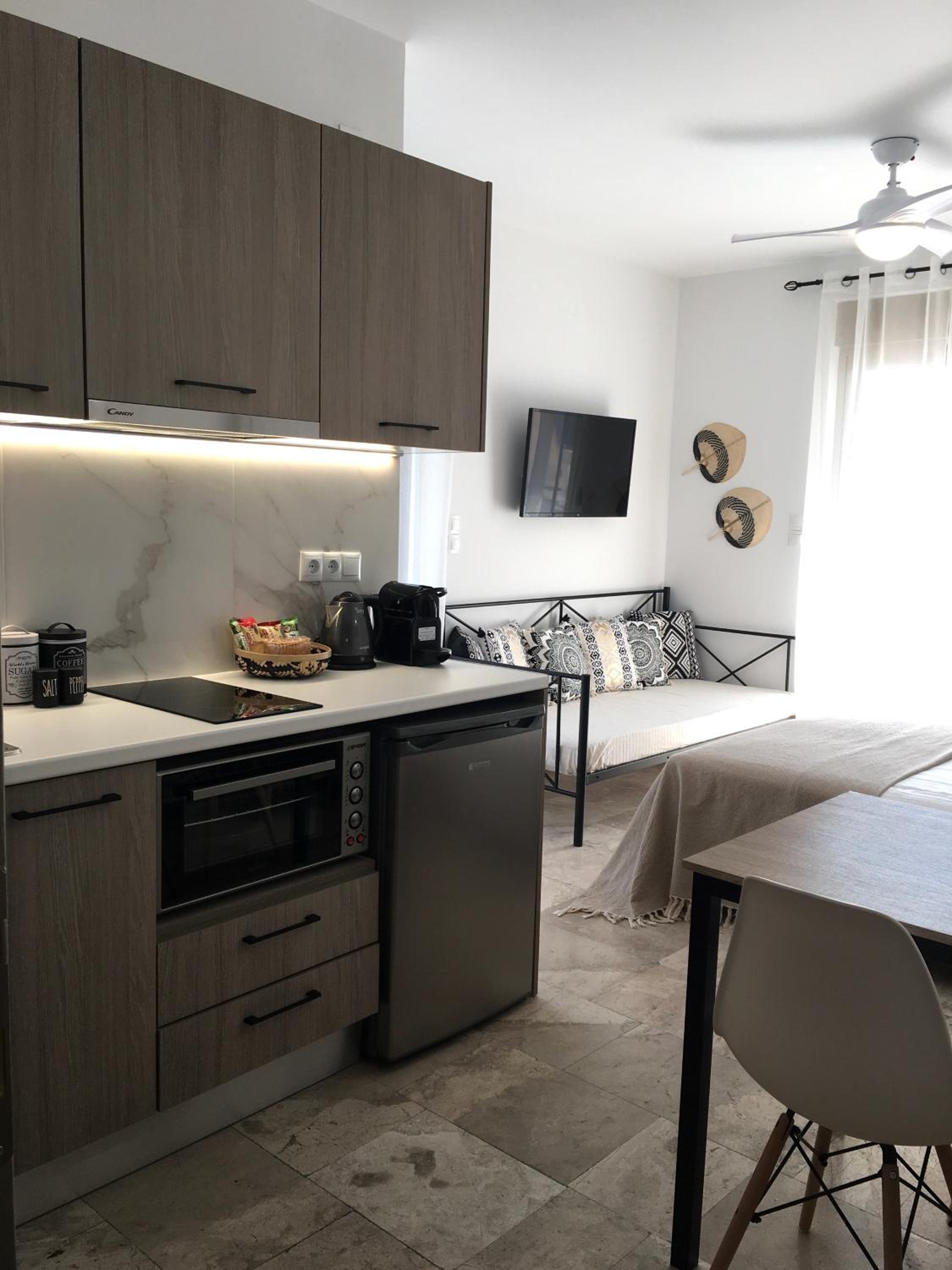 ANASTASIA Elegant Studios III photo 3