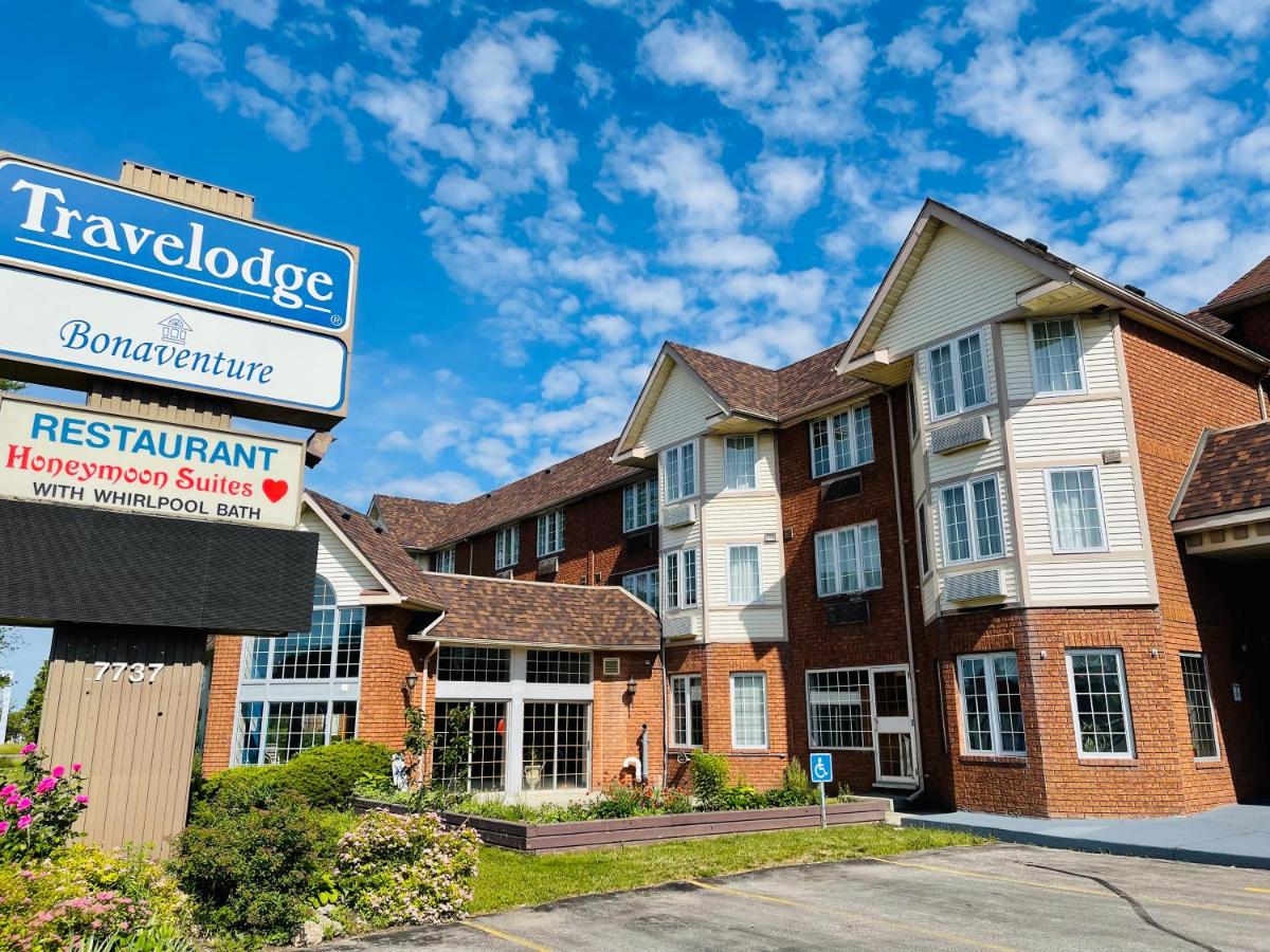 Travelodge by Wyndham Niagara Falls Lundys Lane-0