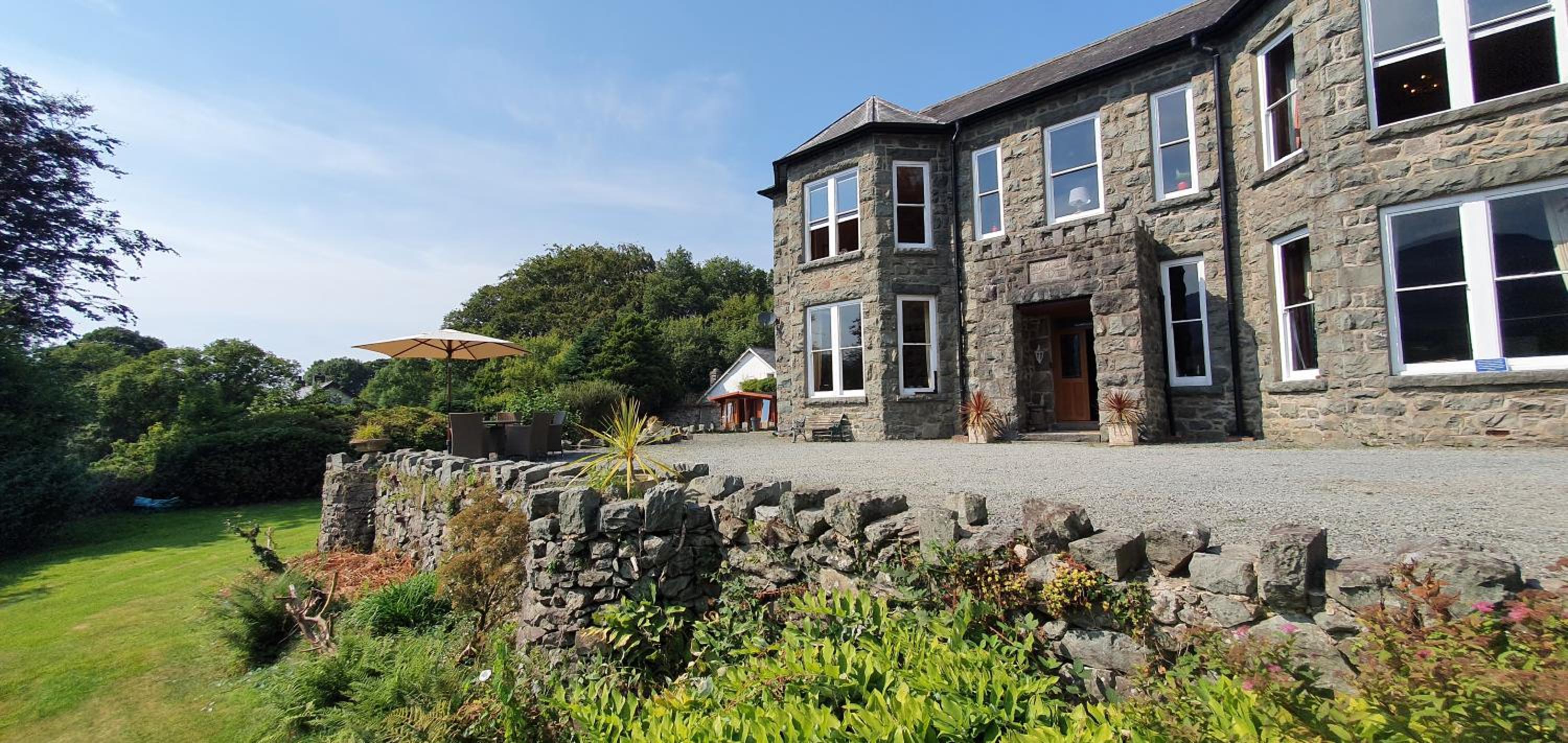 Large Mach Apartment at Pen Y Coed Hall view 3