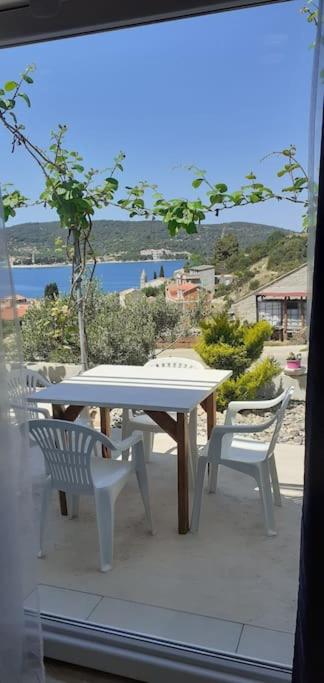 Vis - luxury holiday villa with swimming pool view 4
