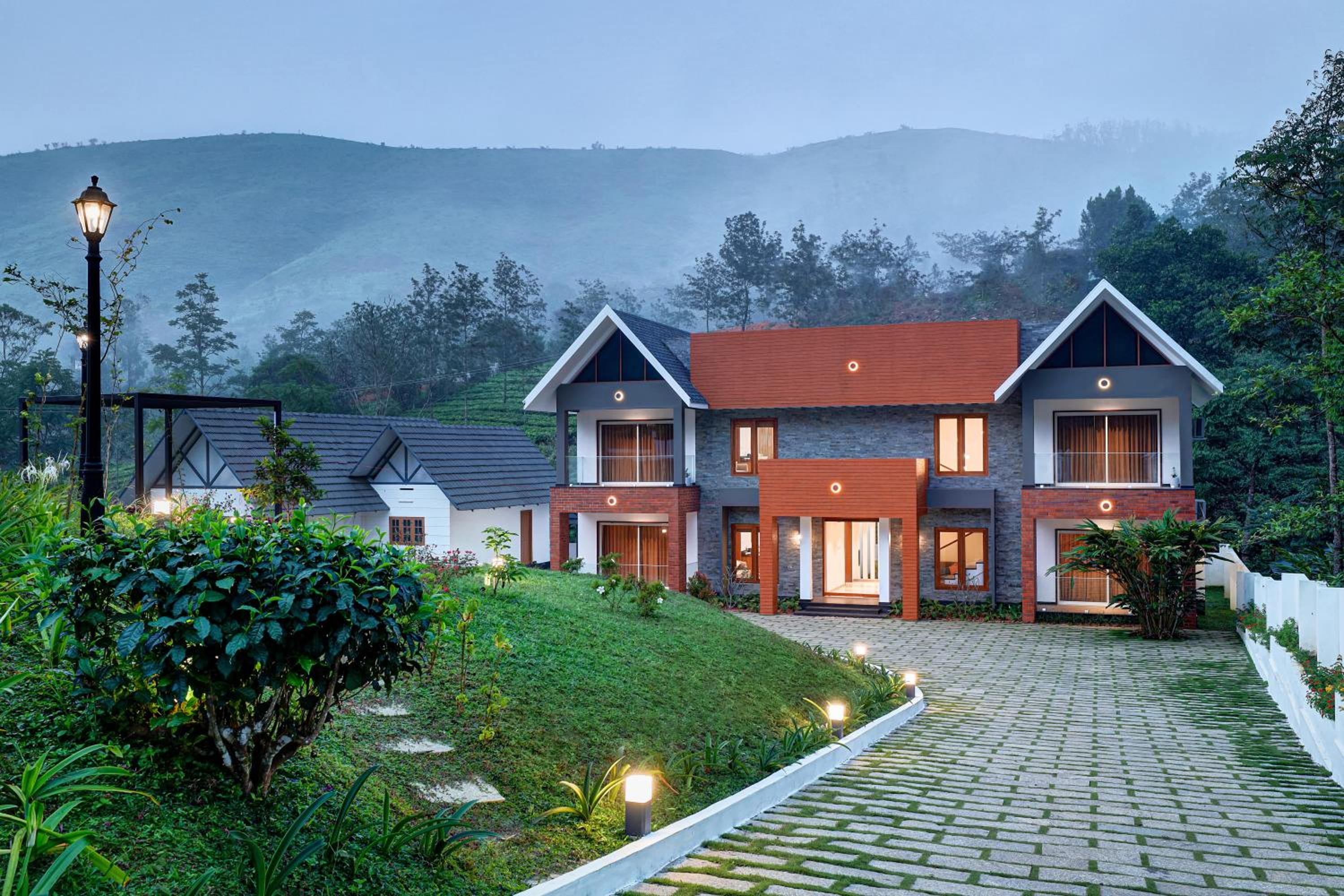 Pakoid Cottages