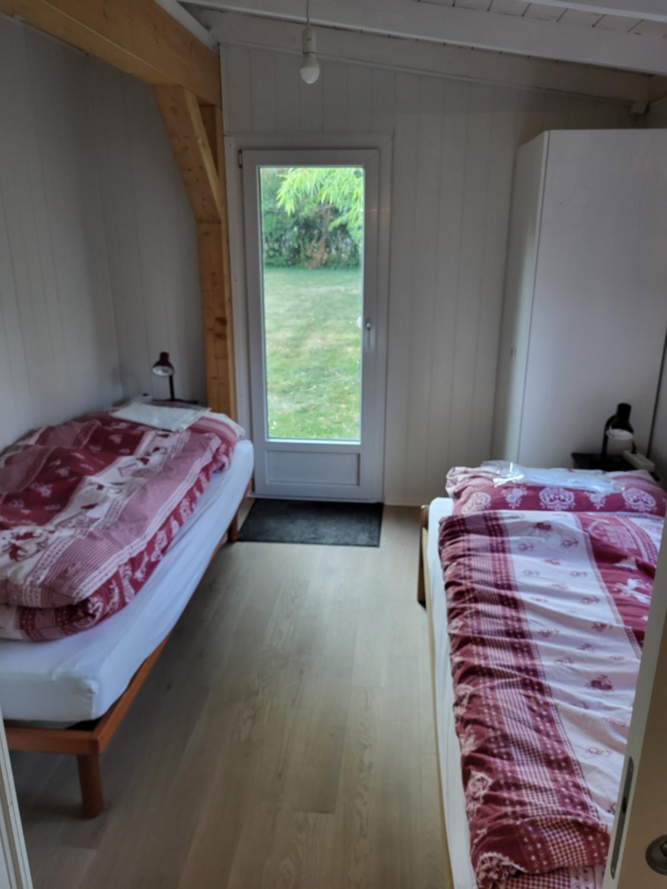 Rhône Cottage 4, villa, jardin, vélos, balançoires, jeux, 200m étang Vieux Rhône