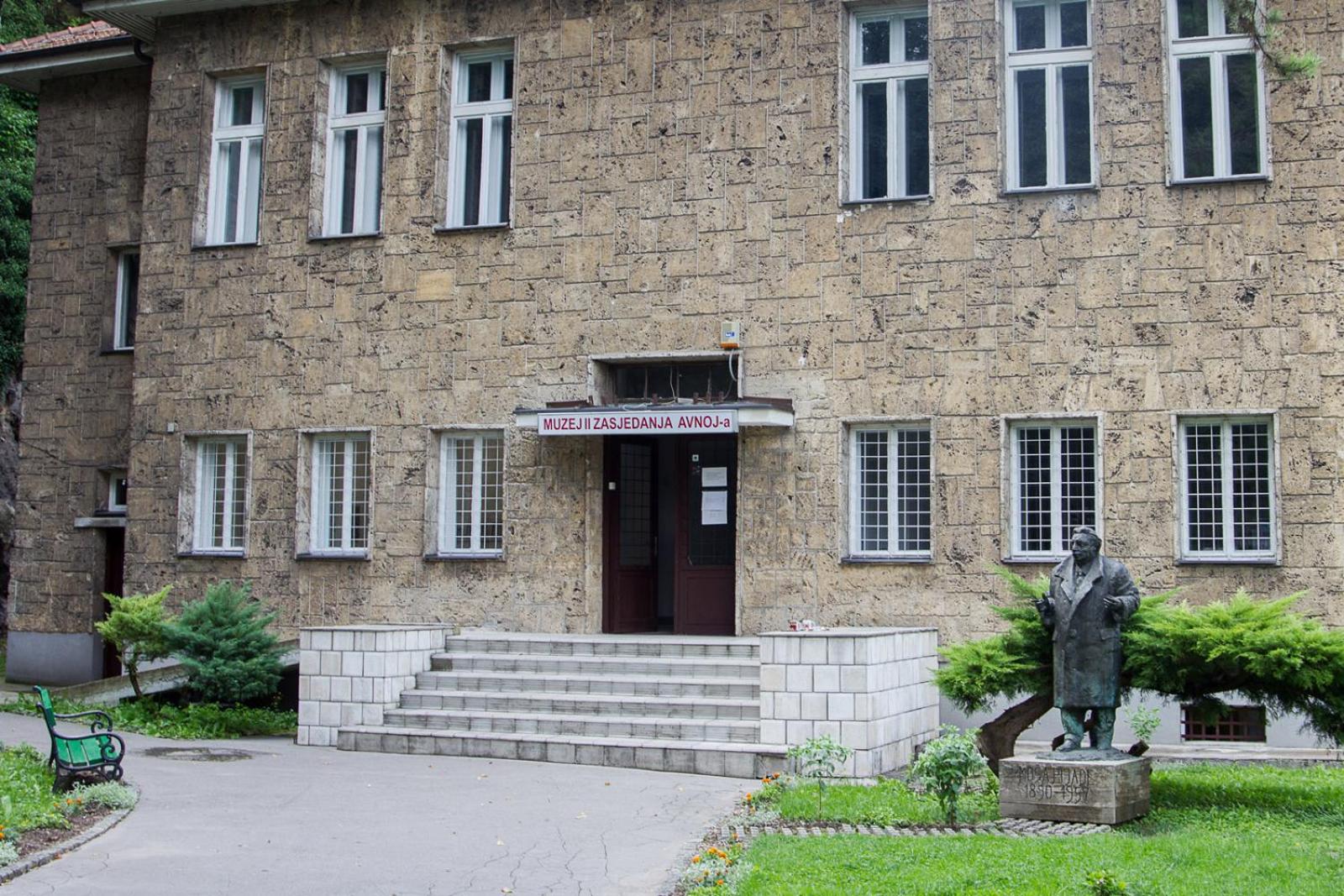 Vikendica Žute dunje Jajce