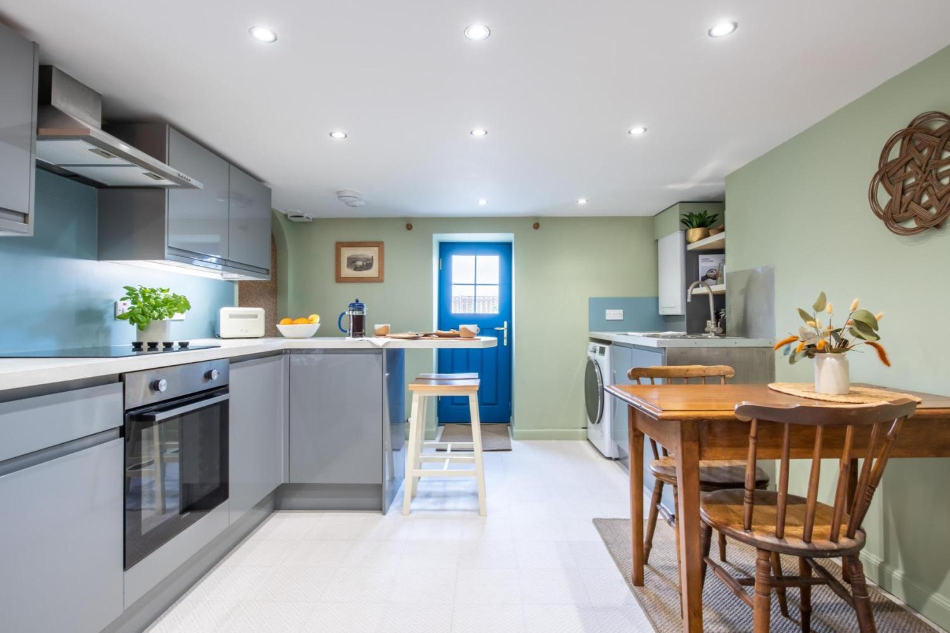 King Street Cottage in the centre of Inverness view 2
