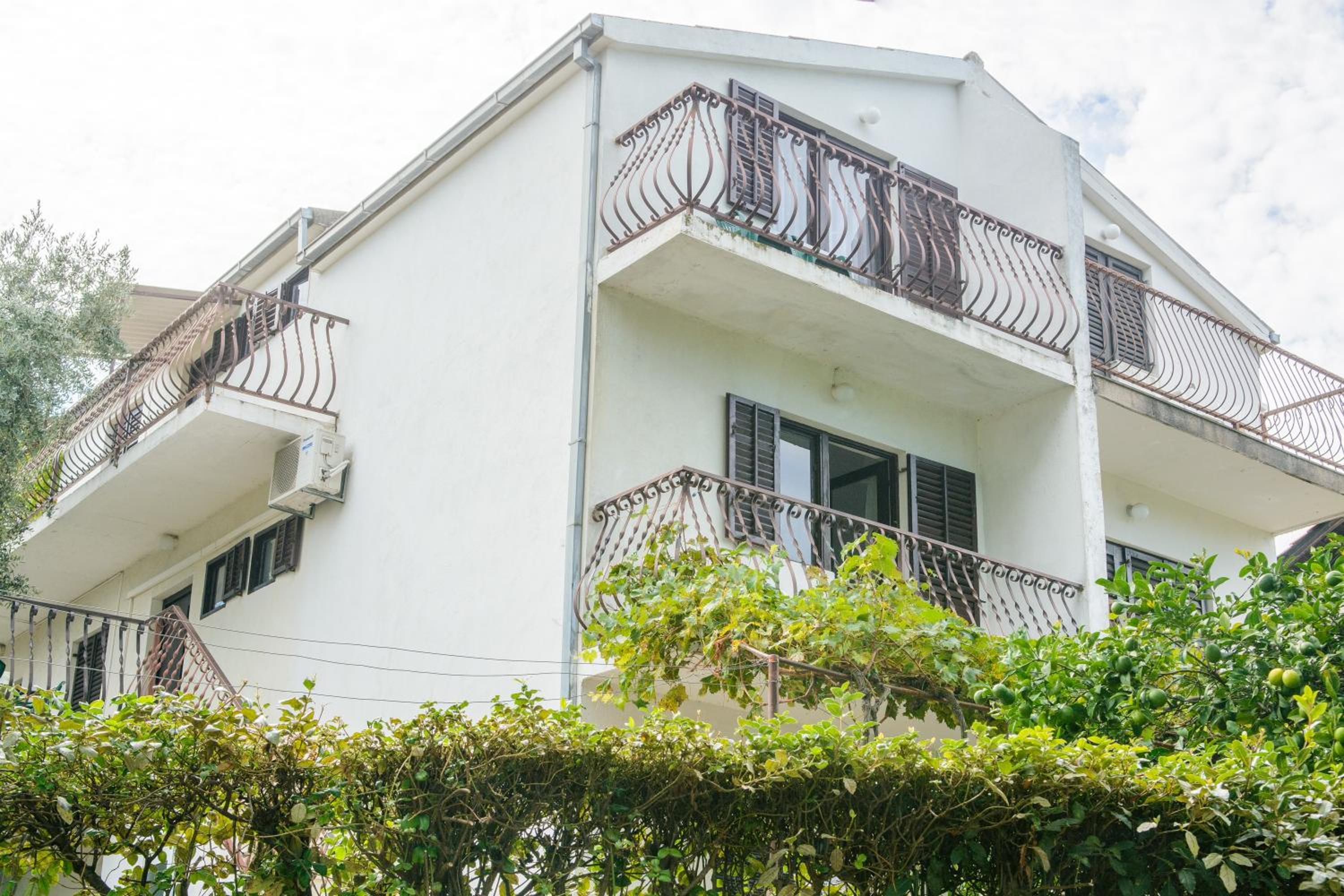 Apartments by the sea Arbanija, Ciovo - 18624 view 3