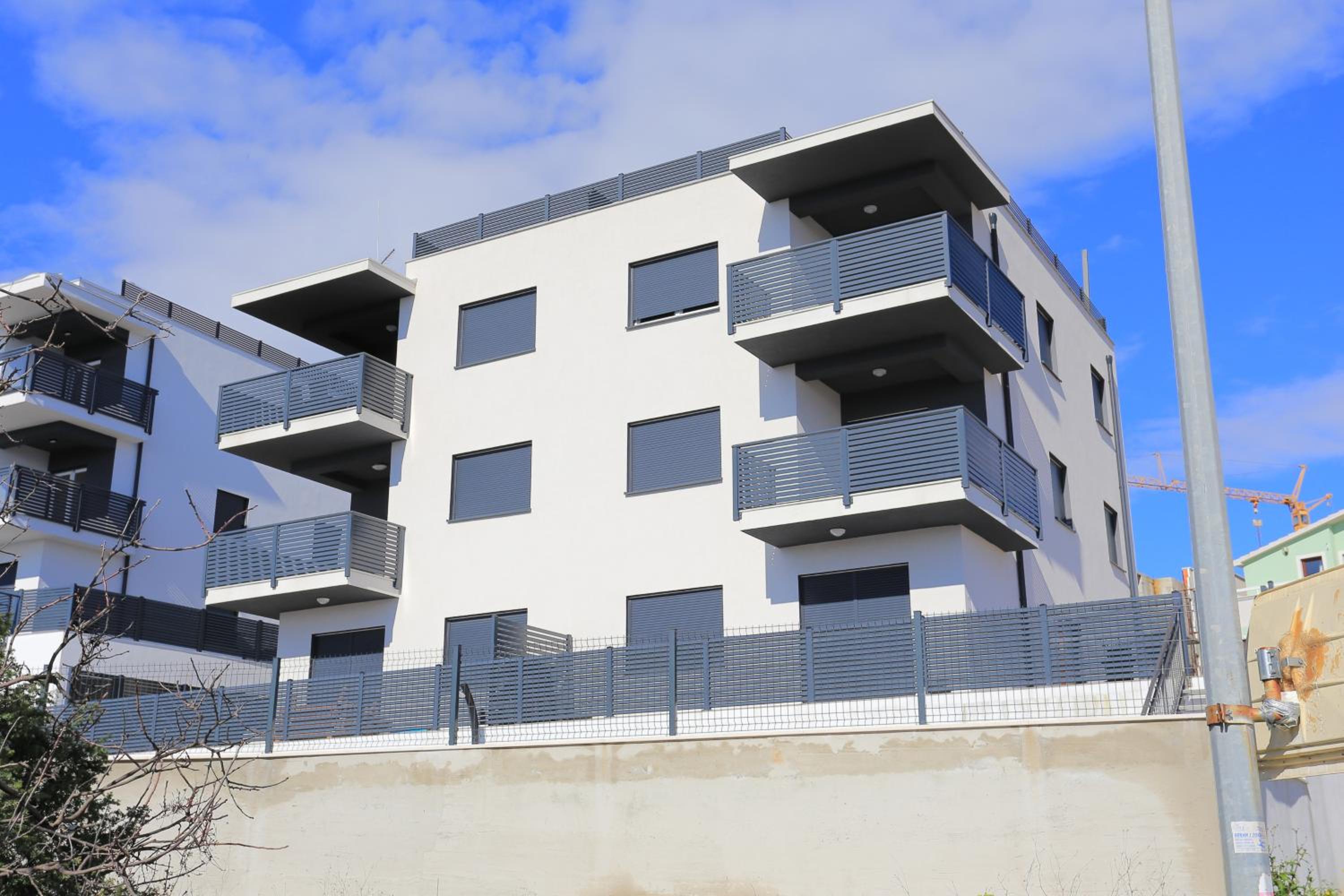Family-friendly apartments with swimming pool Mavarstica, Ciovo - 18642 view 3