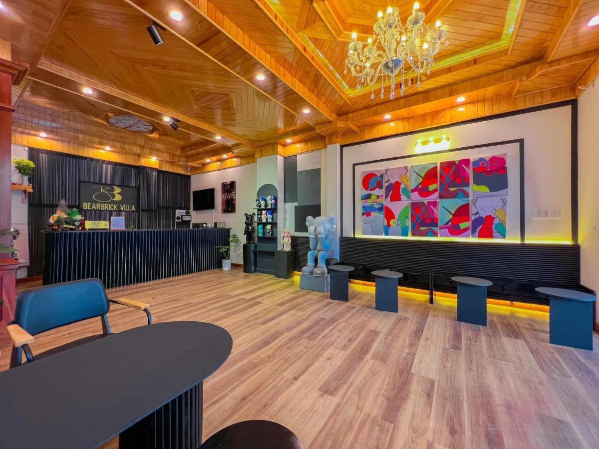 hotel reception
