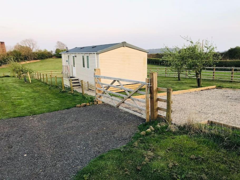 Plum Tree Lodge Set in 2 acres of Private Land view 2