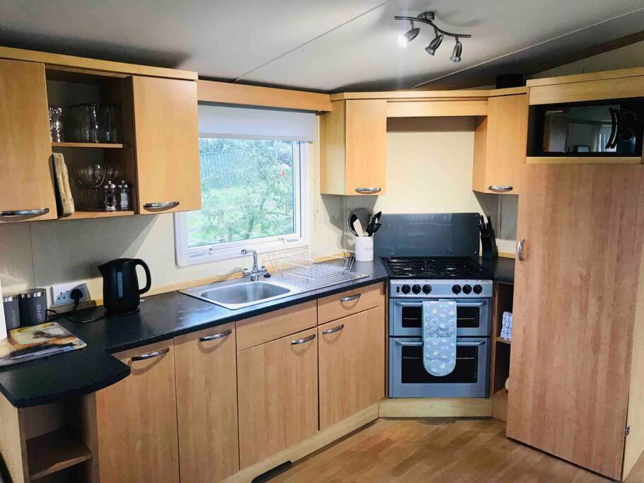 Plum Tree Lodge Set in 2 acres of Private Land view 4