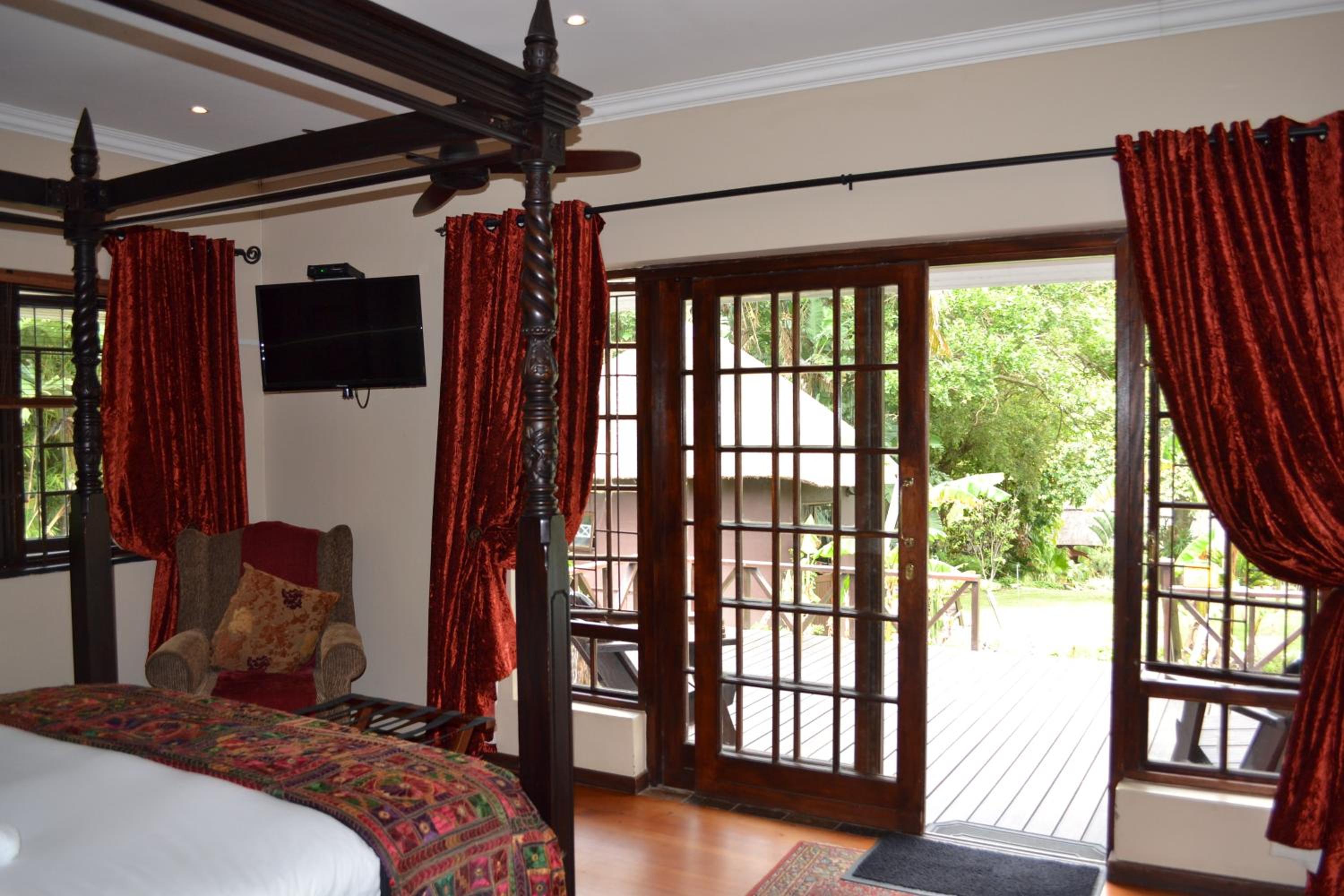 Fish Eagle Manor