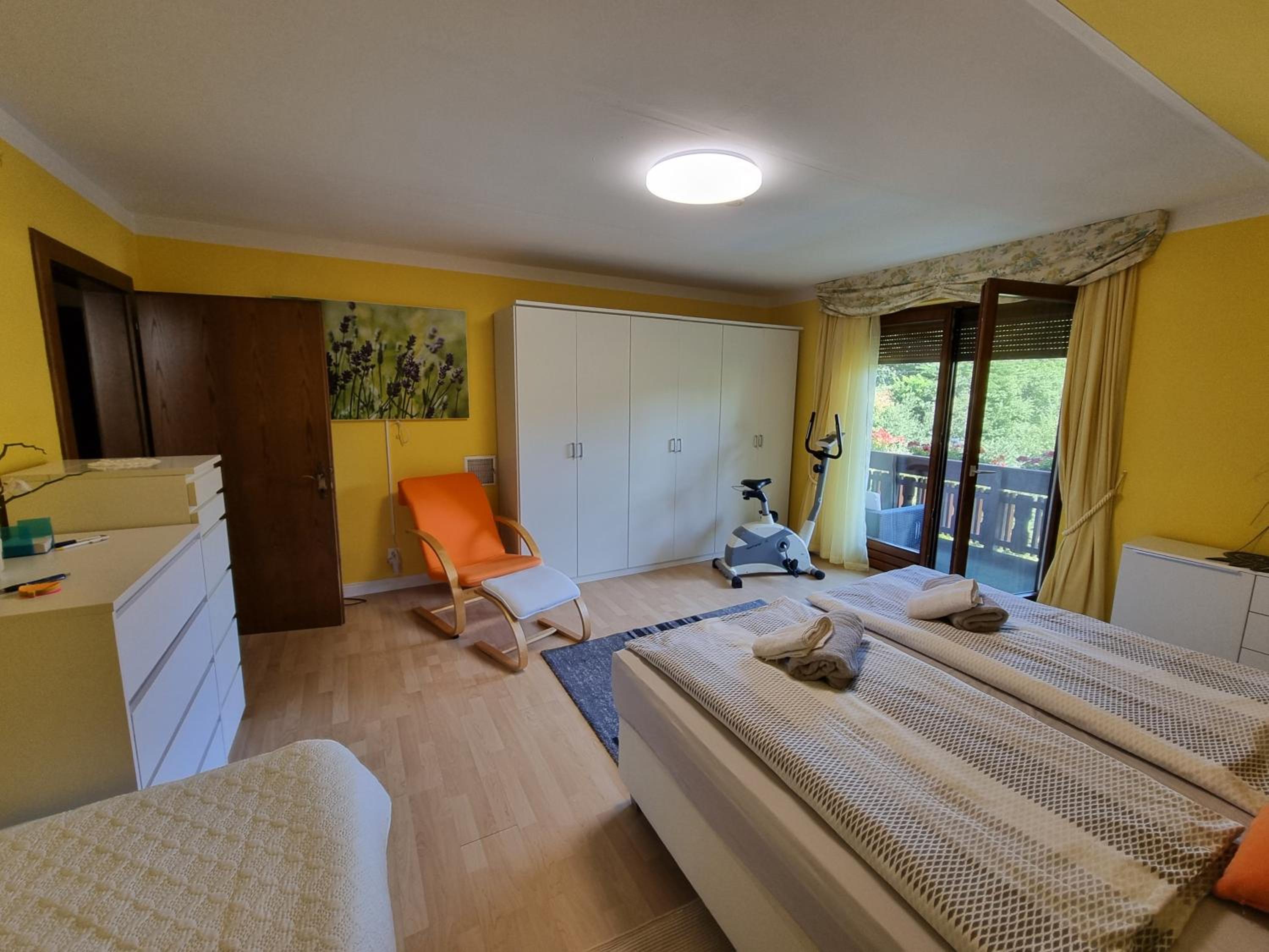 Haus Flora - Ferienwohnung Bodensdorf