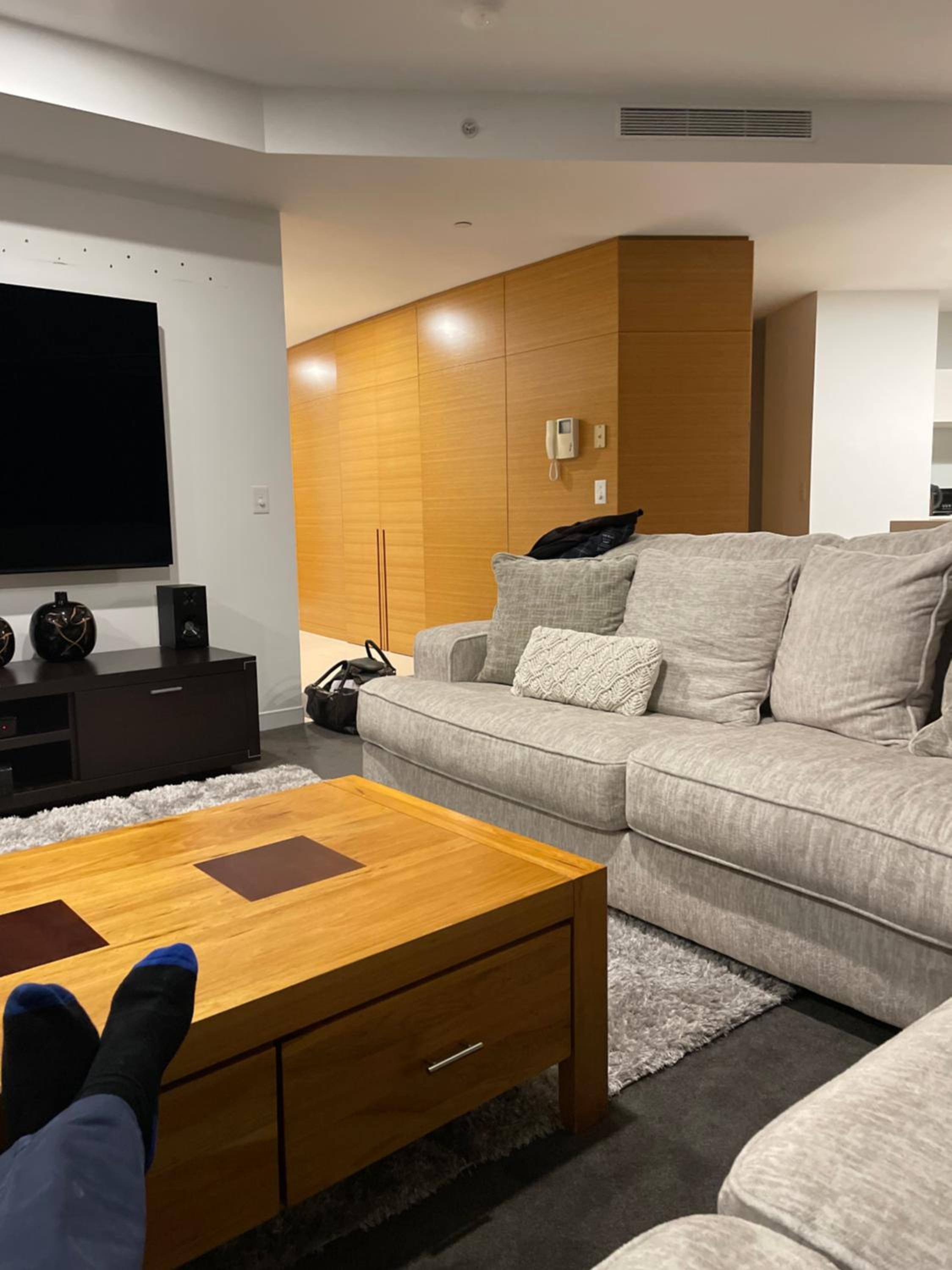 4 Bedroom Huge Sub Penthouse Oracle Level 31 Magnif VIEWS 260m2 Family Skyhome Sleeps 8 Adults and 2 Children, Sofa Bed Portacot, High Chair Central to Eve