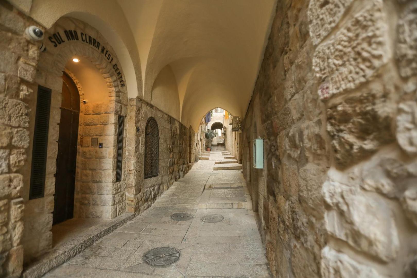 Western Wall Luxury House - Image 3