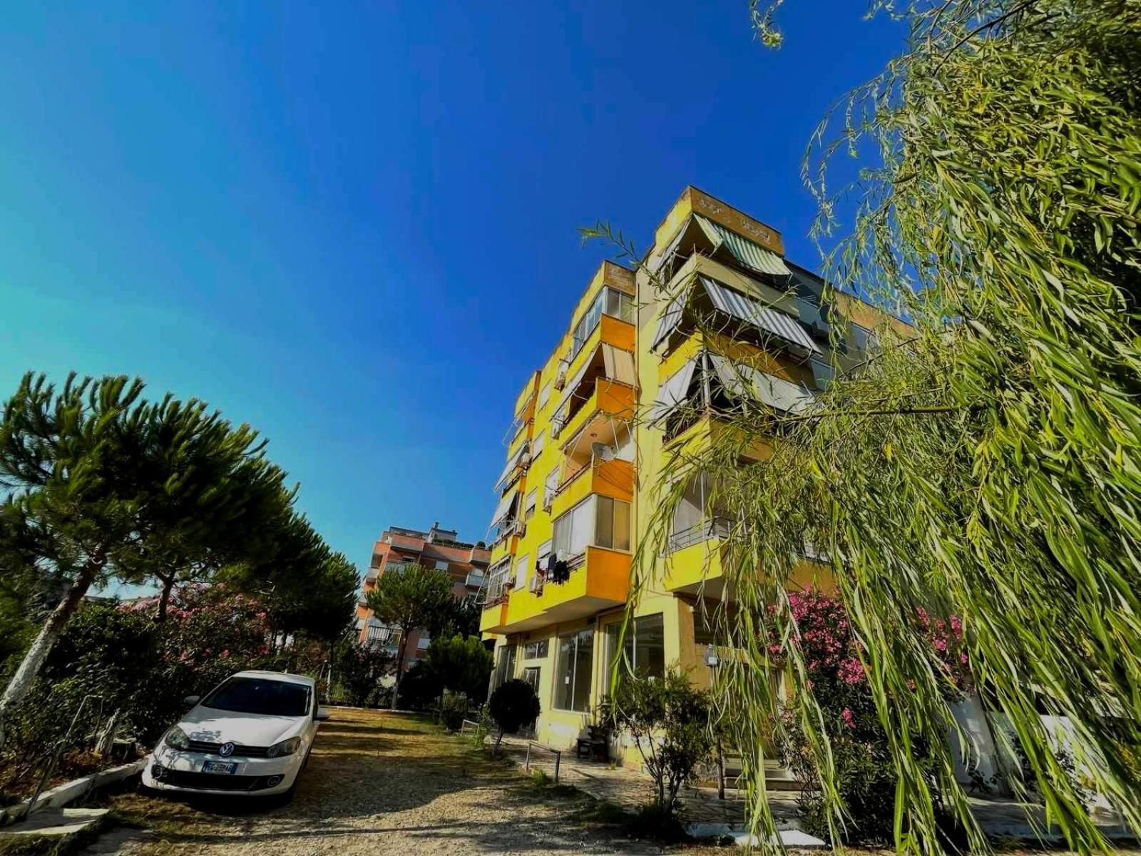 Mali i Robit apartments