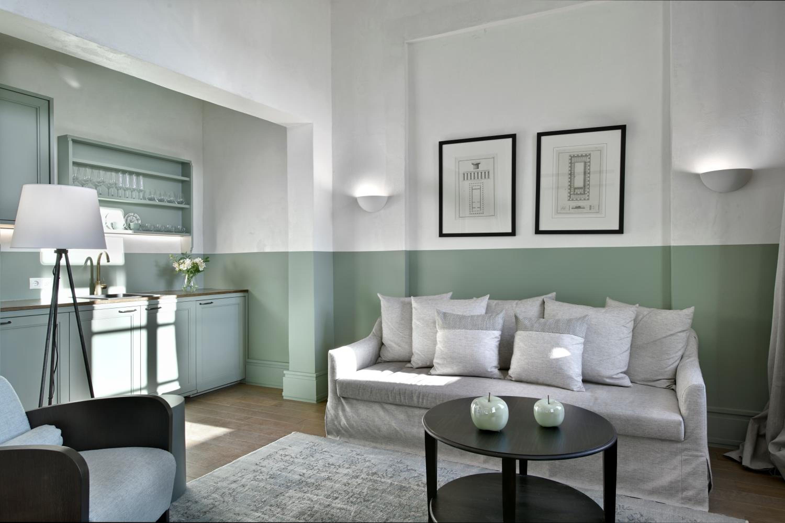 ATHINAIDOS QUARTERS by K&K
