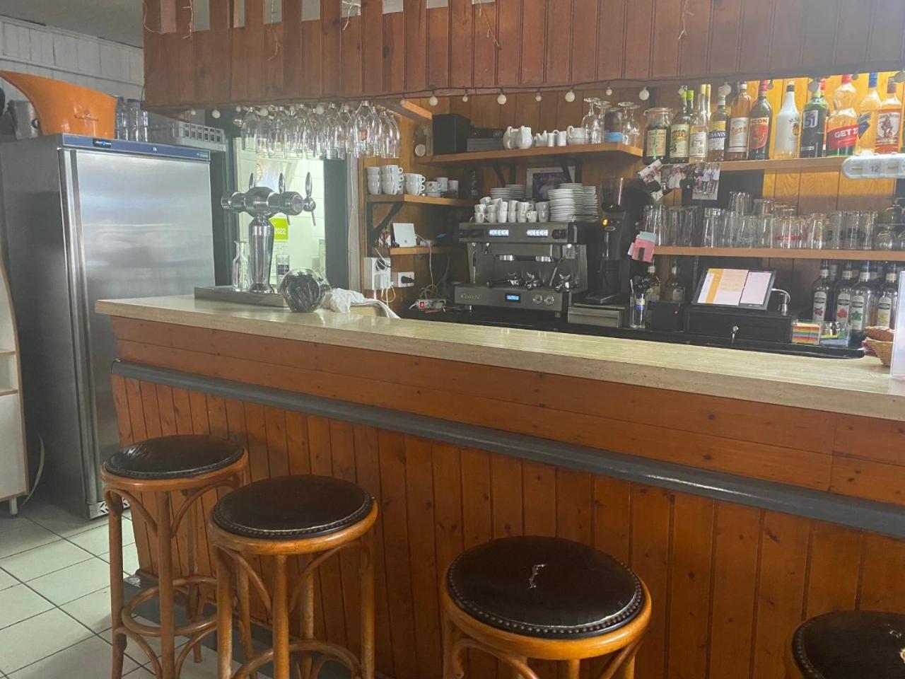 bar