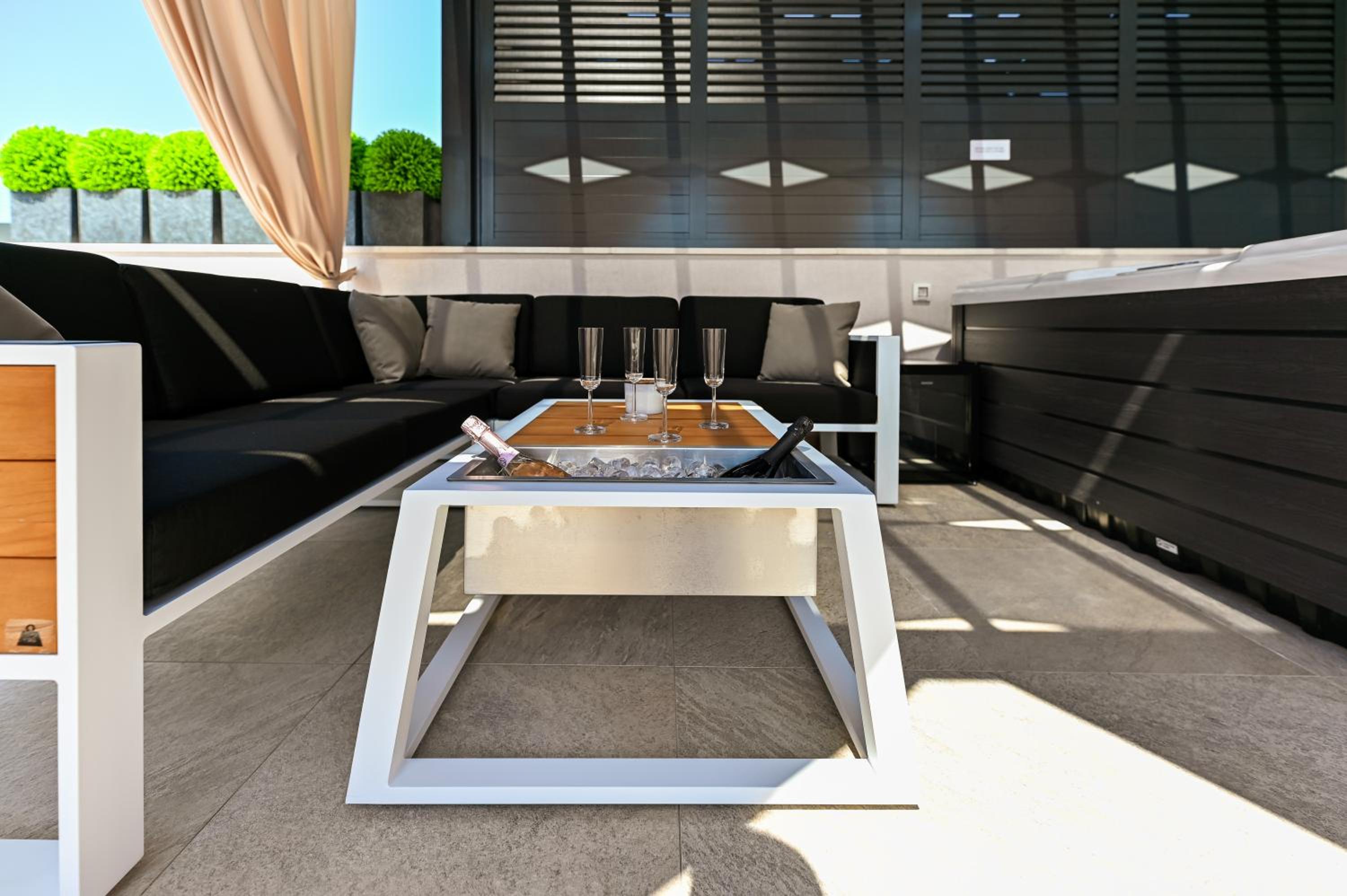 Apartments An & Lu with Rooftop Jacuzzi