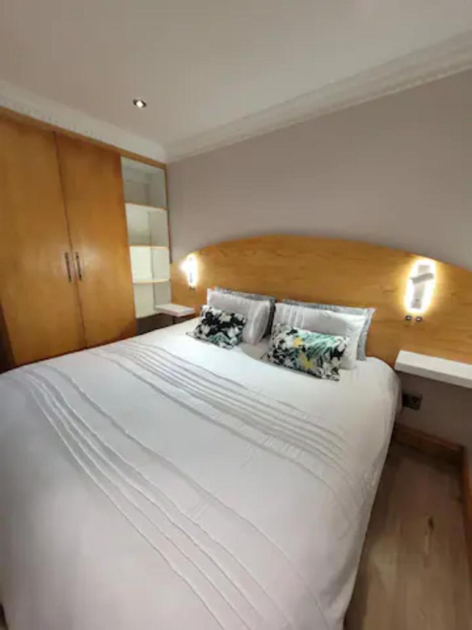 Accommodation Front - Modern 2 Sleeper Penthouse with Magnificent Views