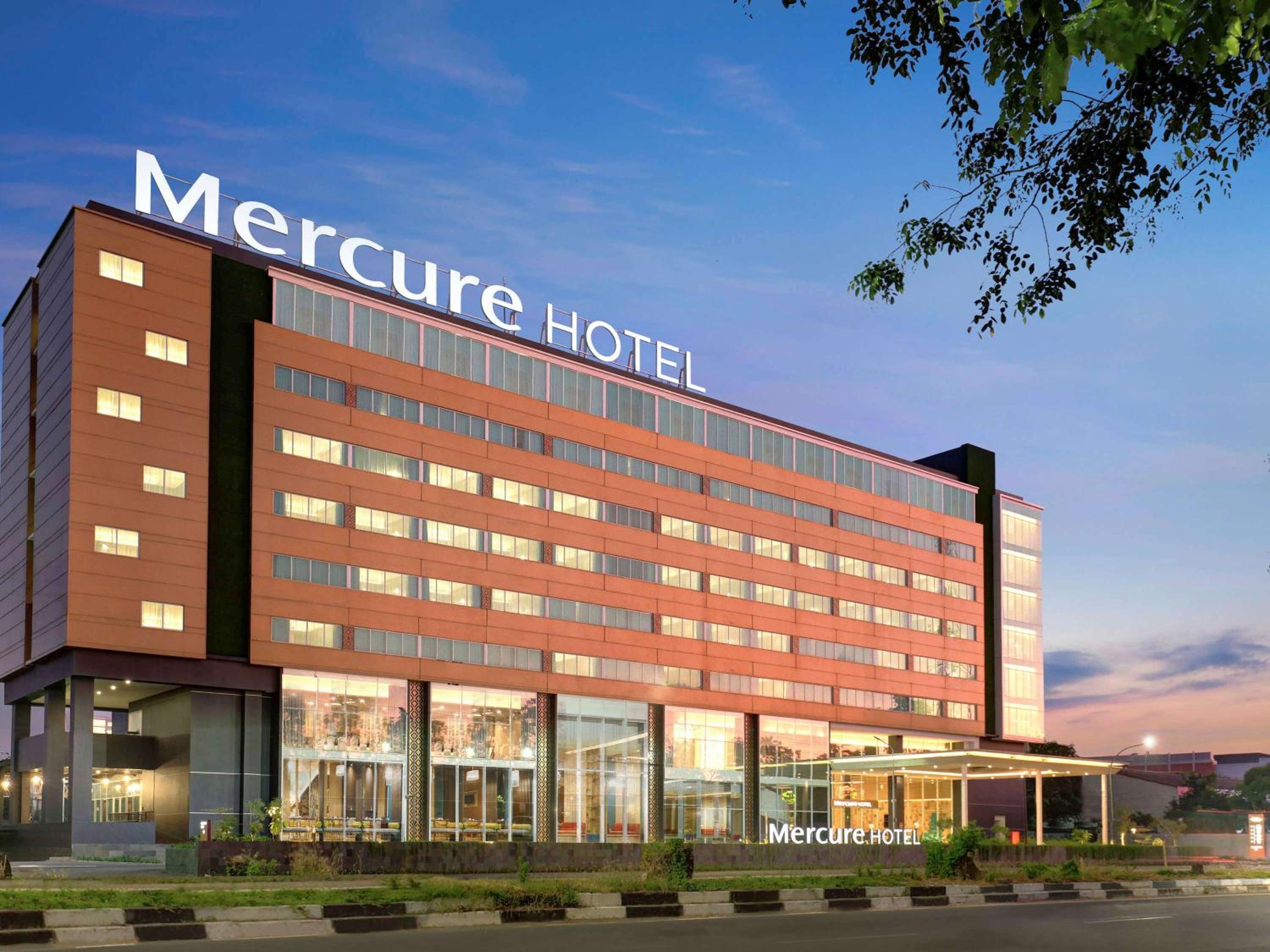 Hotel Mercure Makassar Nexa Pettarani - Image 1