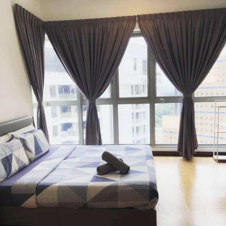 Regalia Suites KLCC View Rooftop Infinity Pool by SHI