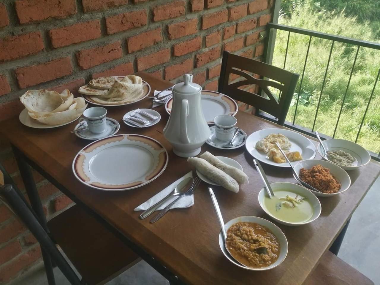 Ayubo Ella - Bed & Breakfast