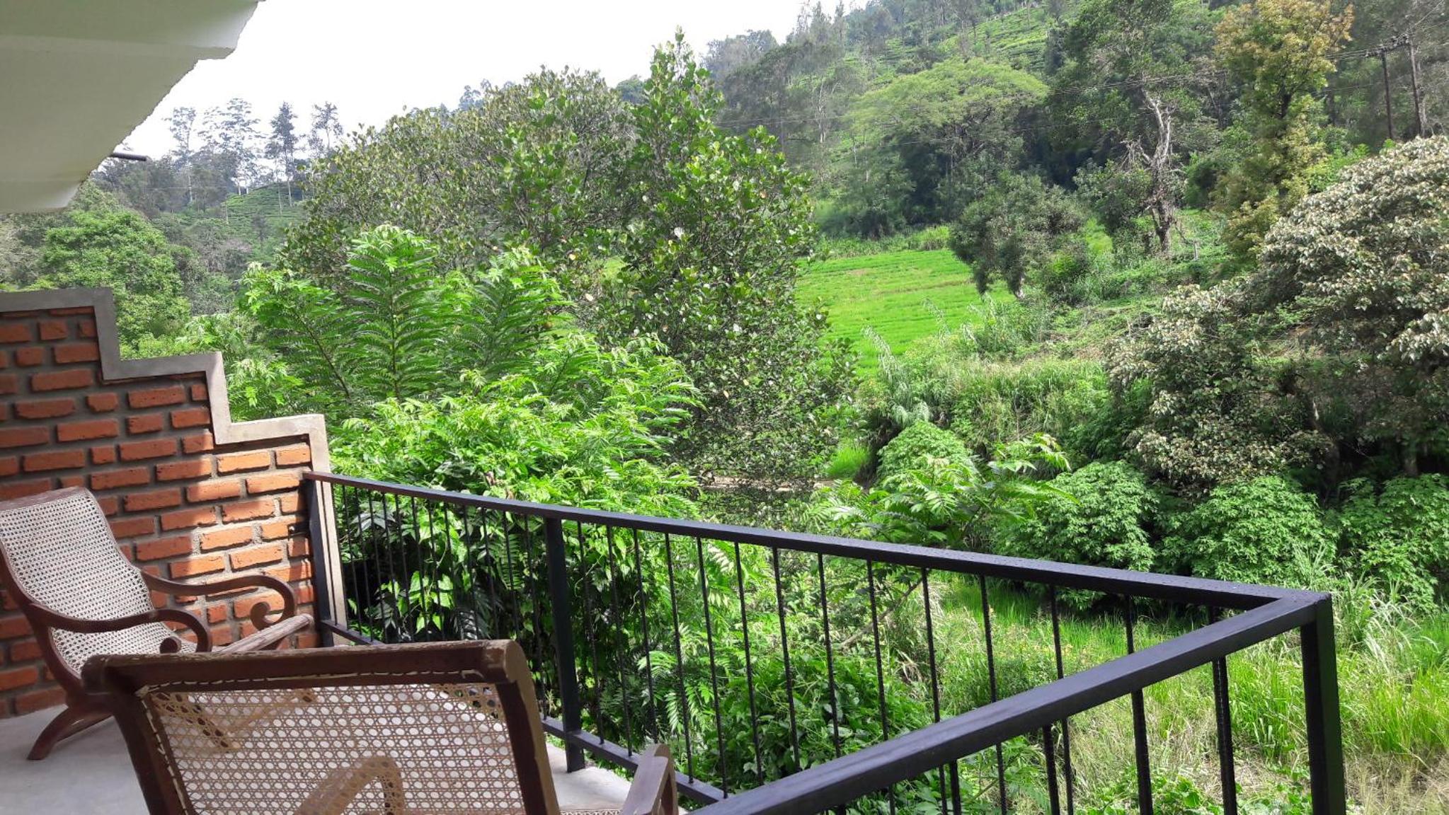 Ayubo Ella - Bed & Breakfast
