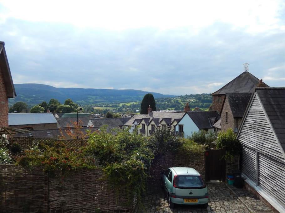 The Studio, Upper House Farm, Crickhowell with Double Garage and Free Parking view 5