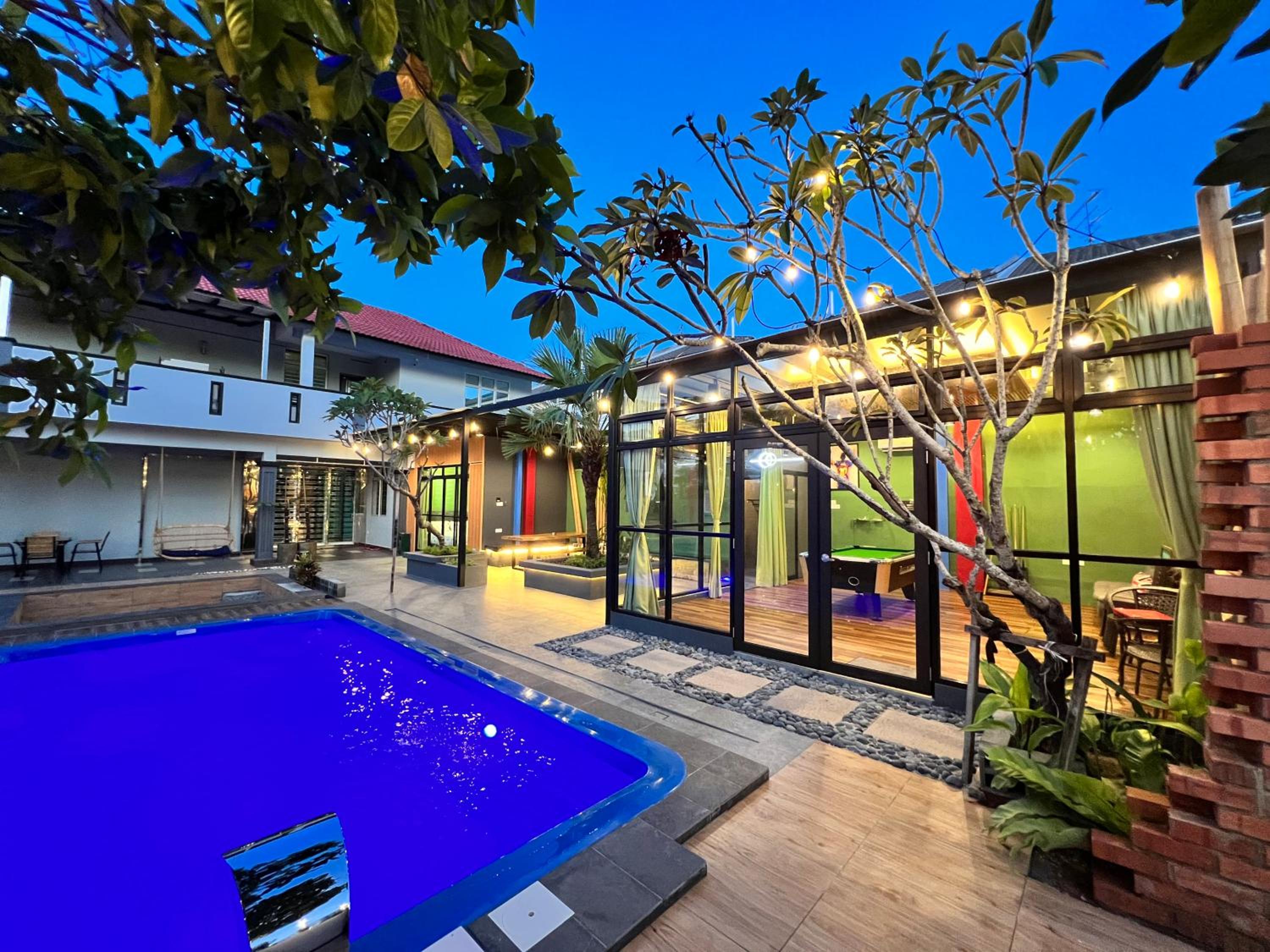 The Uniique Haus - Johor 1st Staycation Water Dining Experience