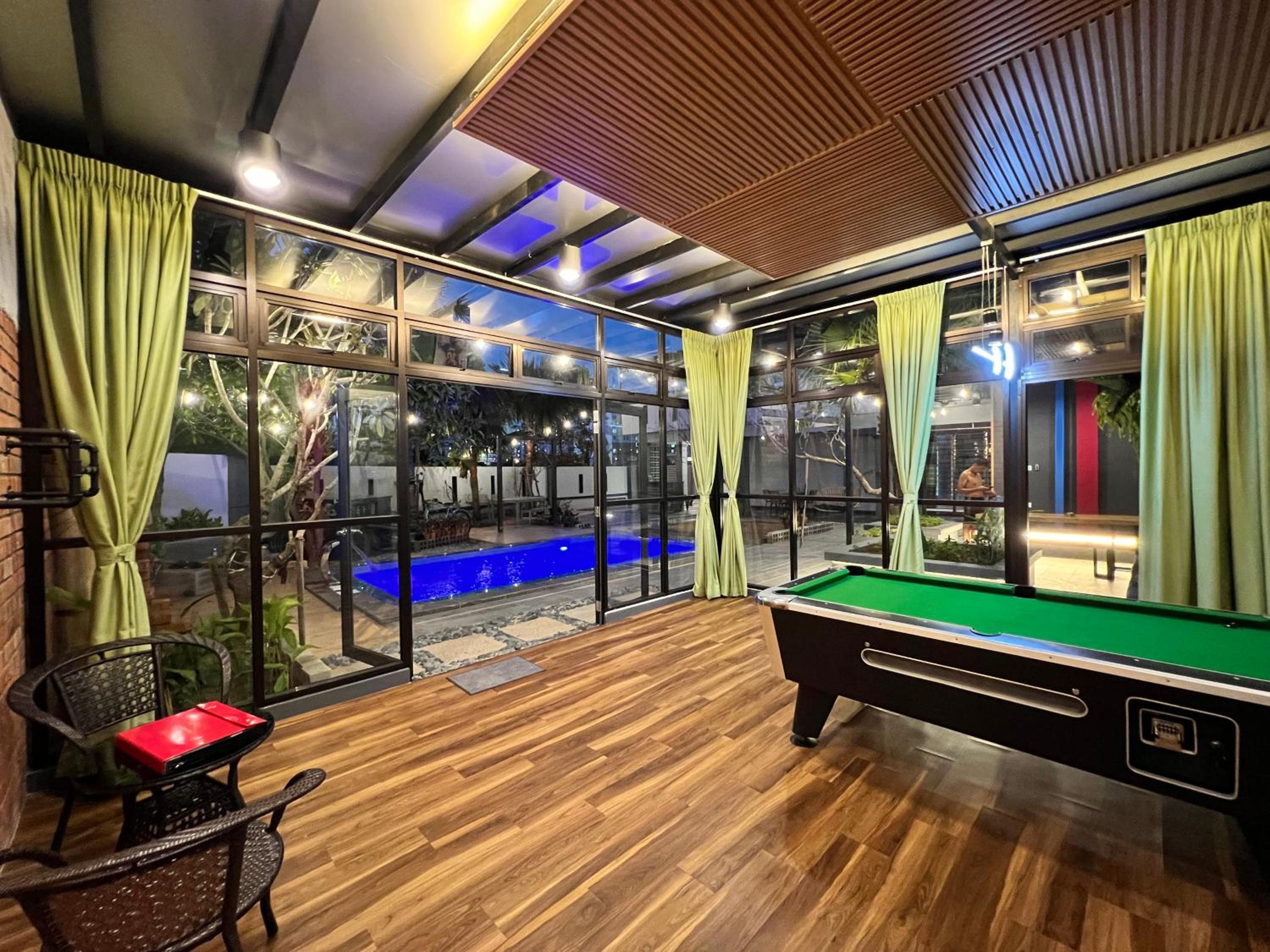 The Uniique Haus - Johor 1st Staycation Water Dining Experience