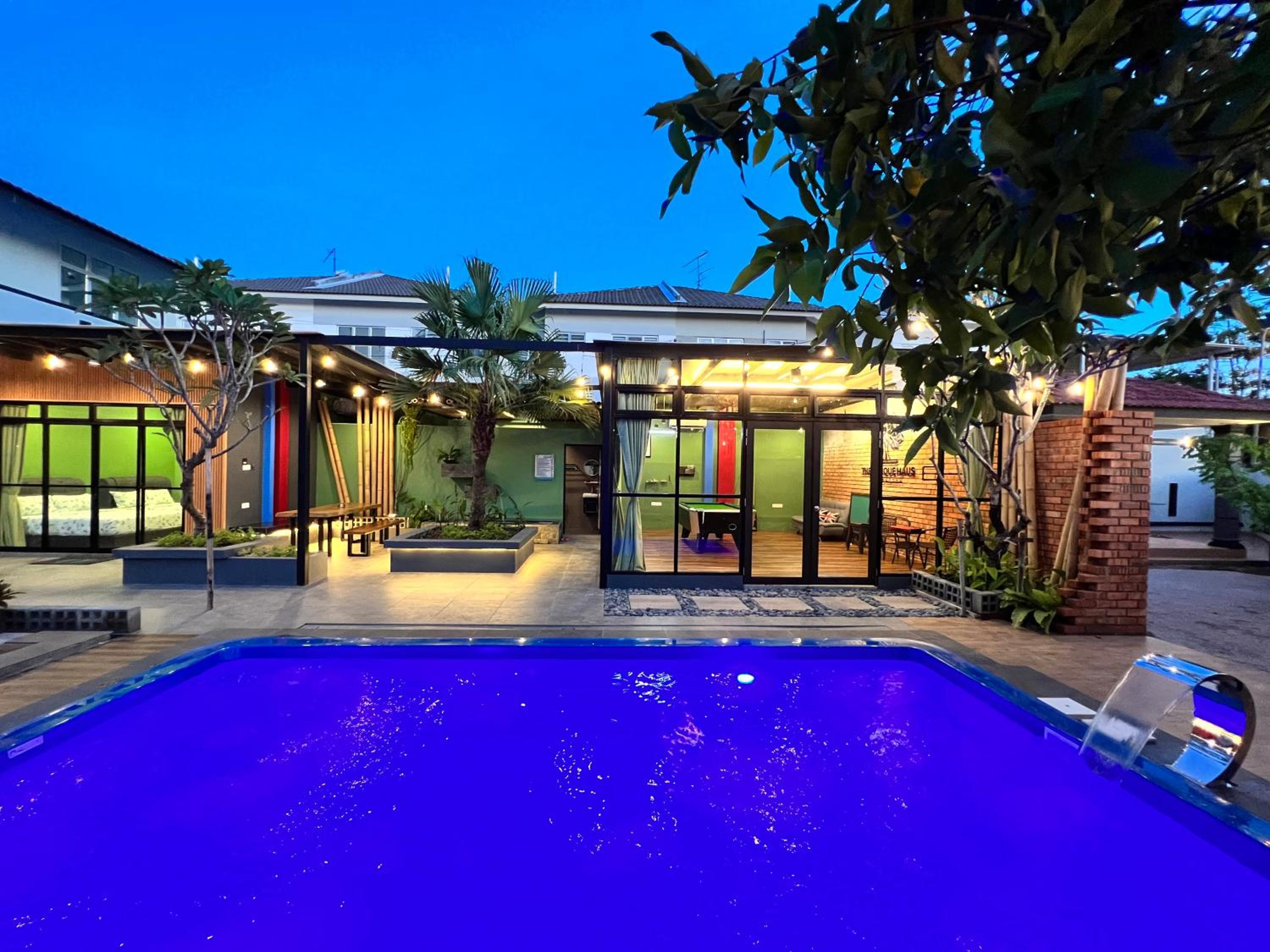 The Uniique Haus - Johor 1st Staycation Water Dining Experience