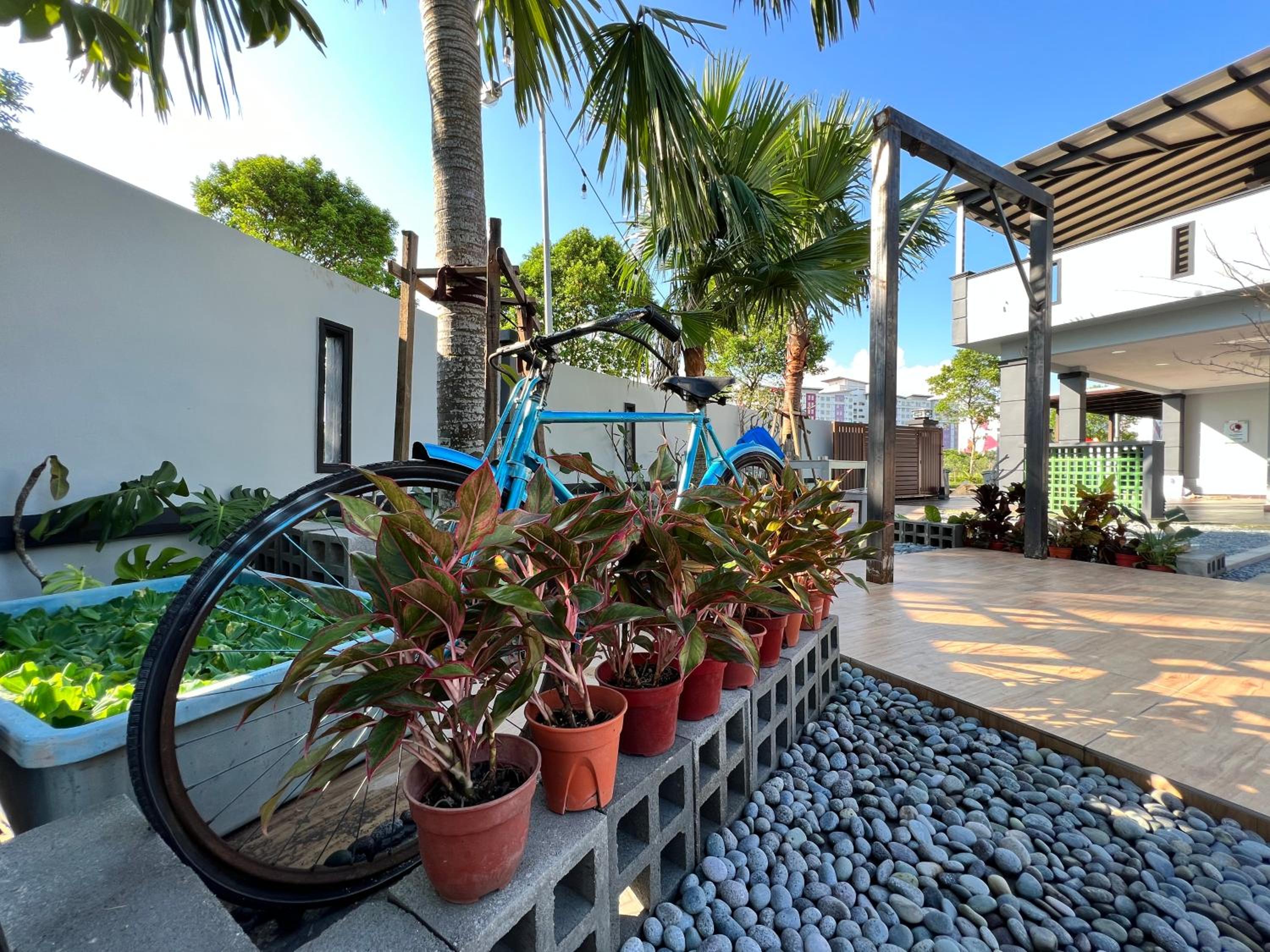 The Uniique Haus - Johor 1st Staycation Water Dining Experience
