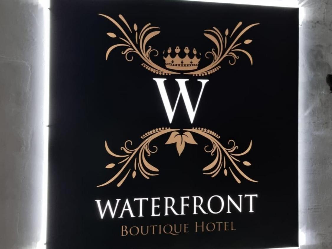 Waterfront Boutique Hotel Vanderkloof view 4