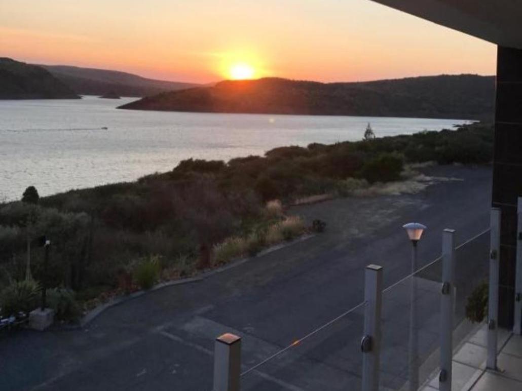Waterfront Boutique Hotel Vanderkloof view 2