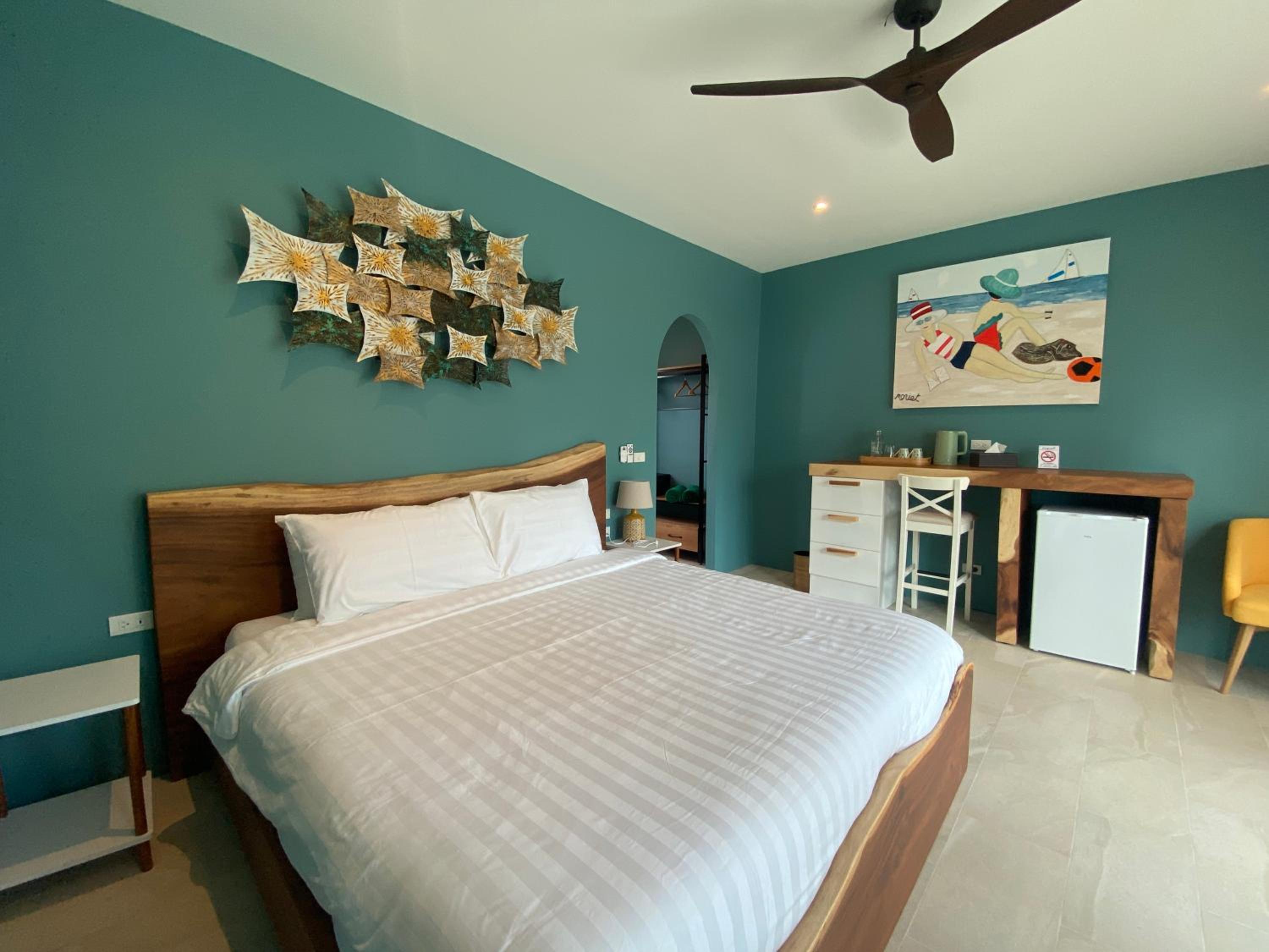 Le Petit Saint Tropez Beach Resort Khanom