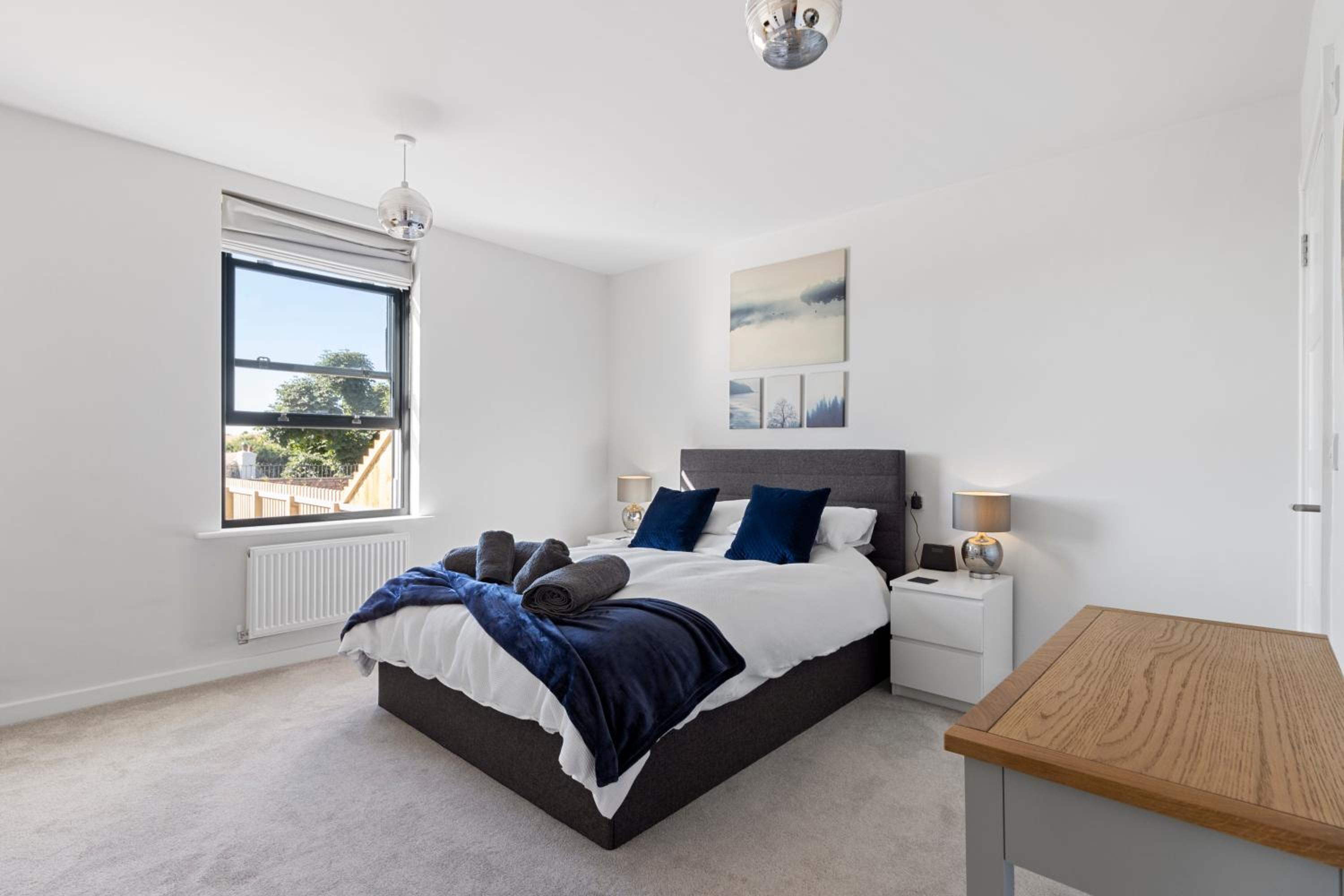 Stunning Coastal Apartment in Maidencombe with Sea Views & Garden