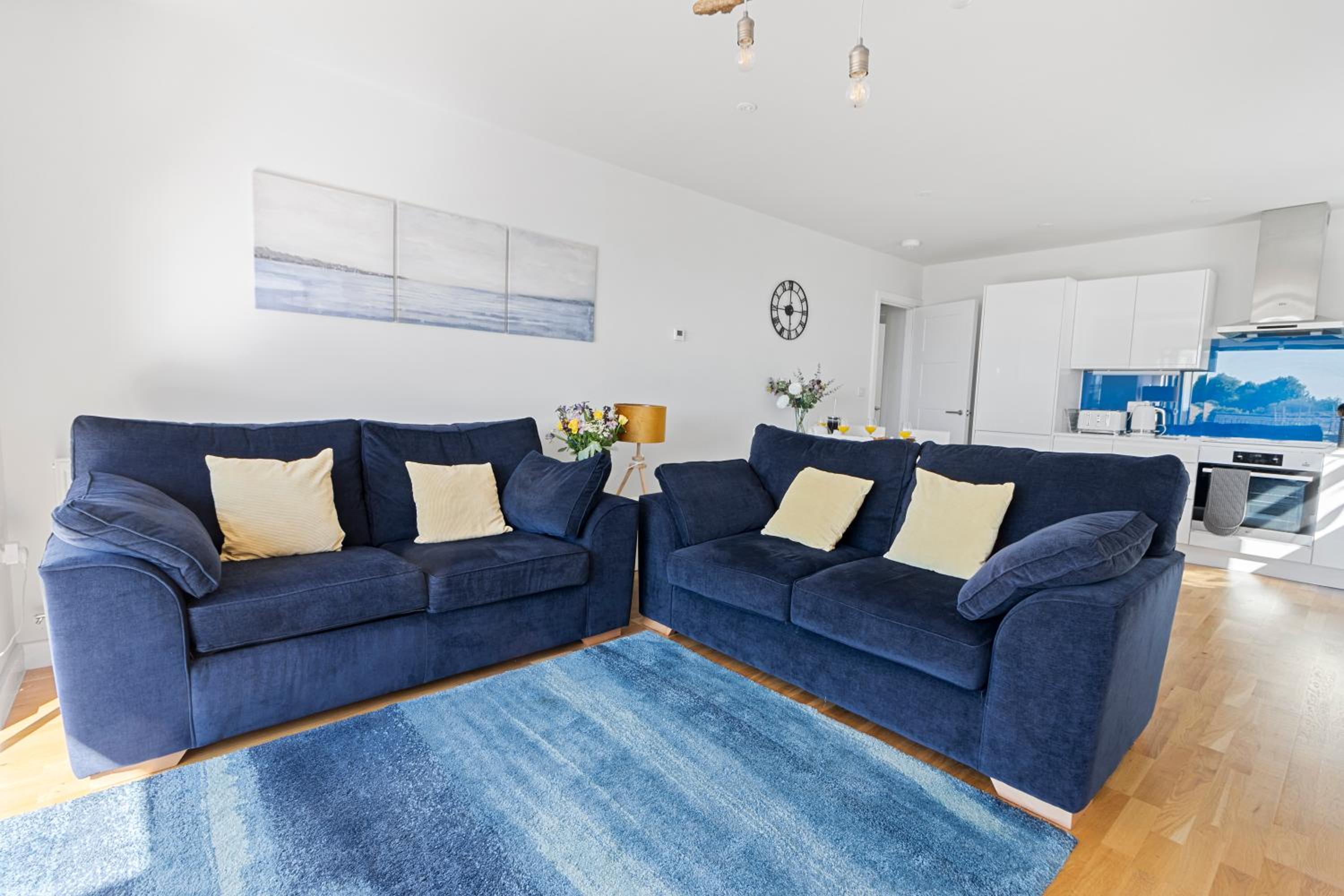 Stunning Coastal Apartment in Maidencombe with Sea Views & Garden