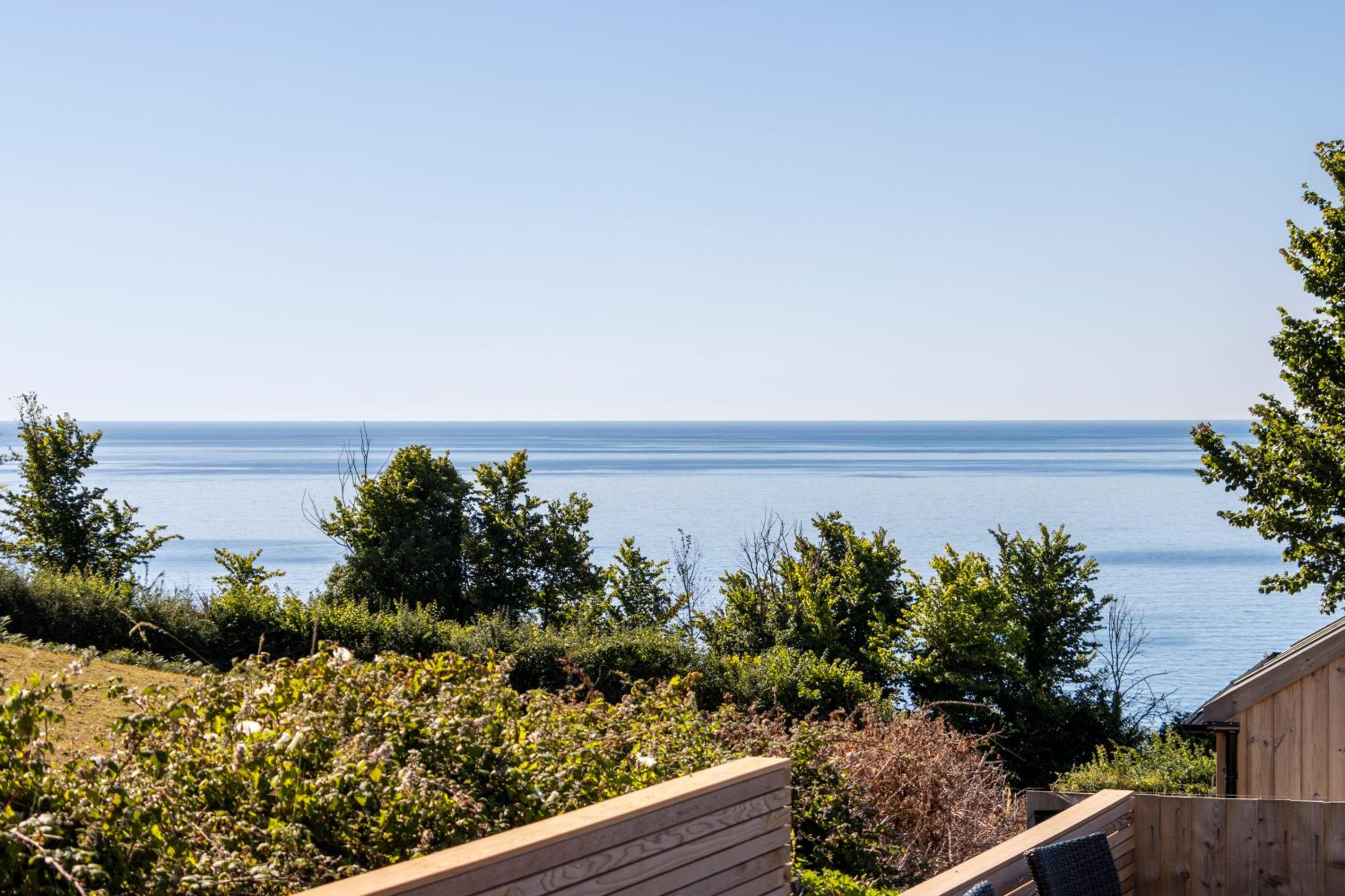 Stunning Coastal Apartment in Maidencombe with Sea Views & Garden